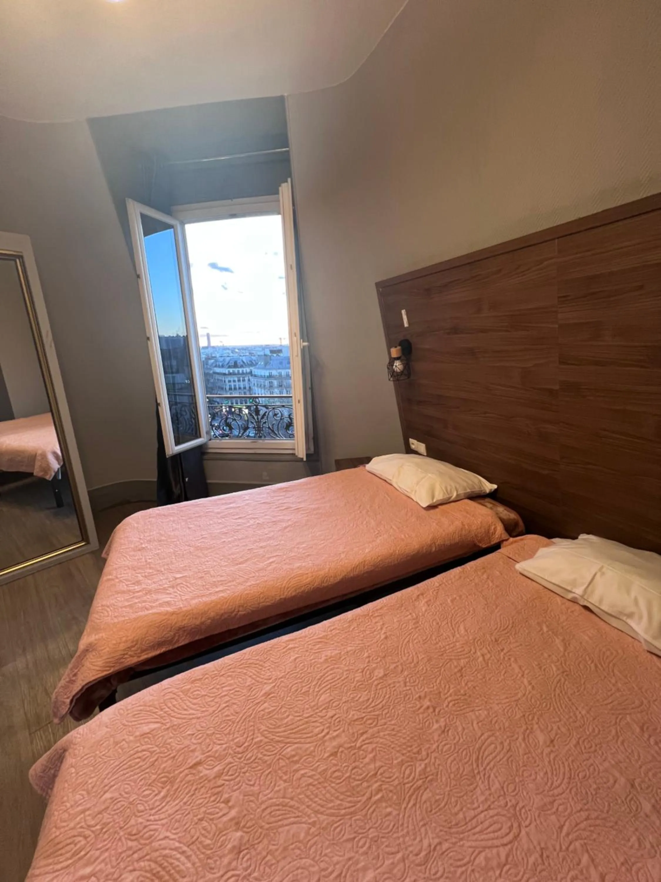 Bed in Grand Hôtel De L'Europe