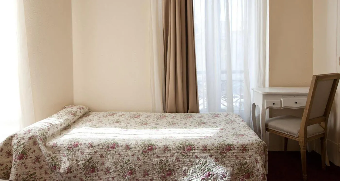 Bed in Grand Hôtel De L'Europe