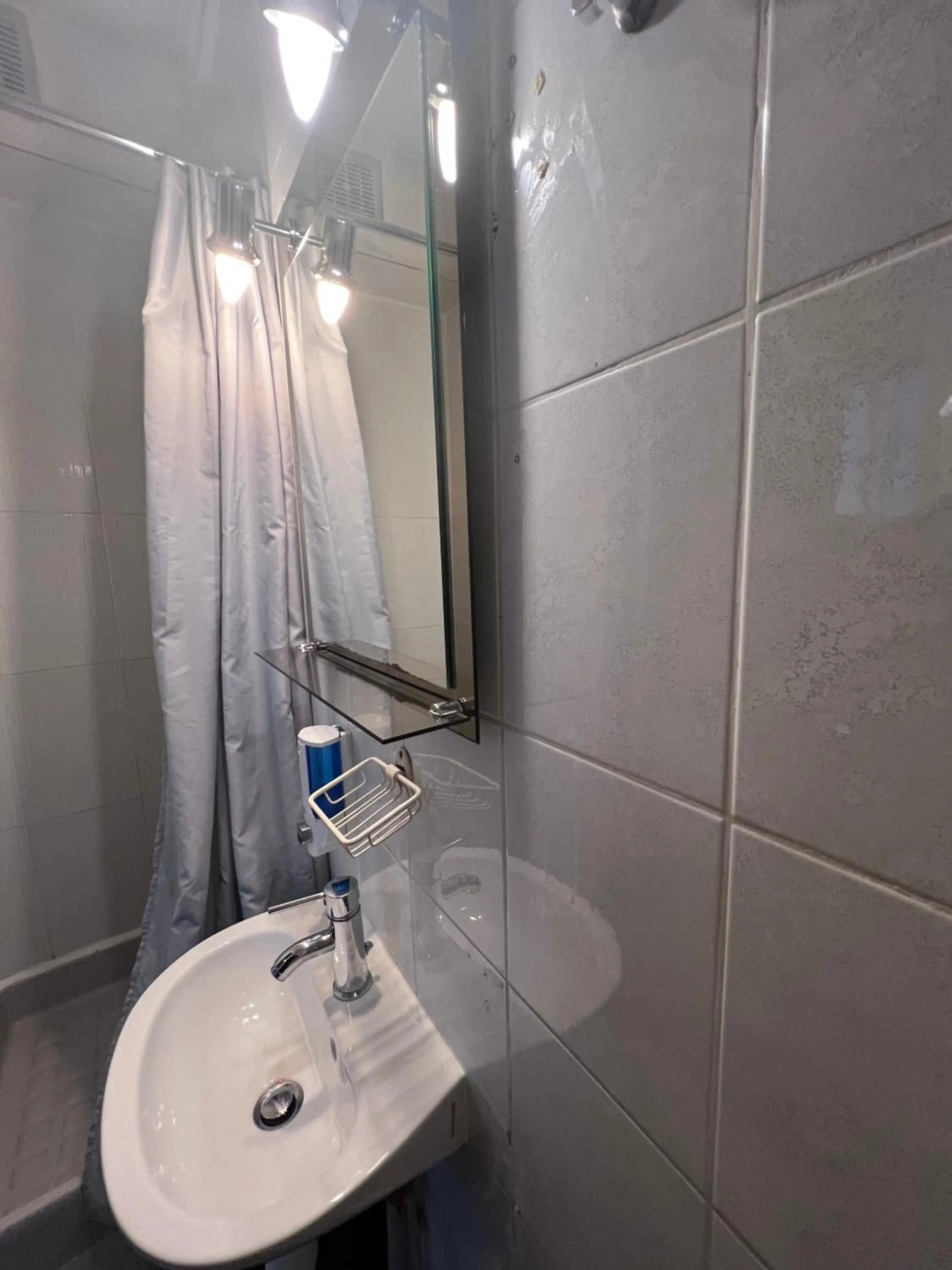 Shower in Grand Hôtel De L'Europe