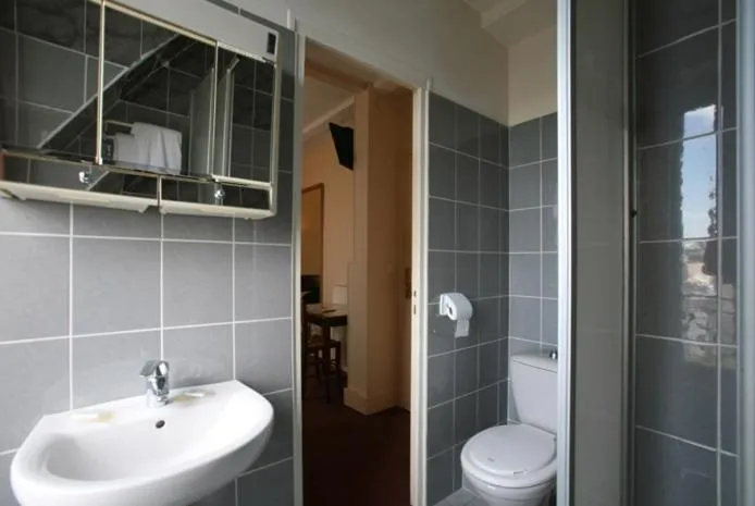 Bathroom in Grand Hôtel De L'Europe