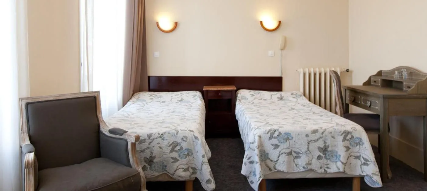 Day, Bed in Grand Hôtel De L'Europe