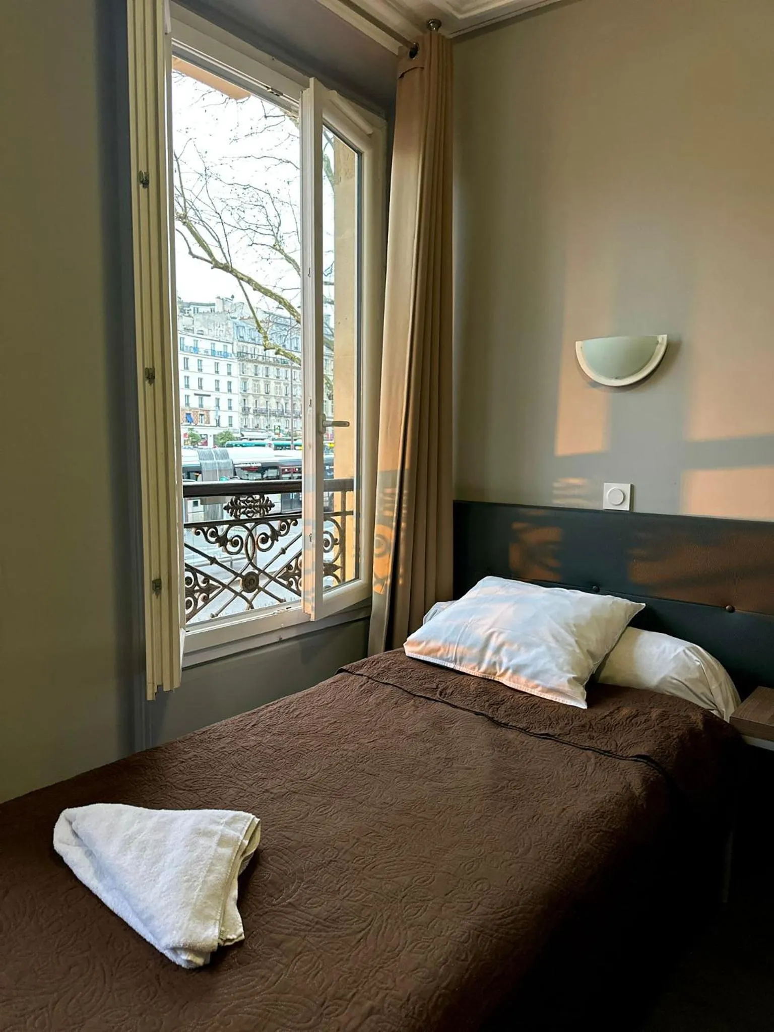Bedroom, Bed in Grand Hôtel De L'Europe