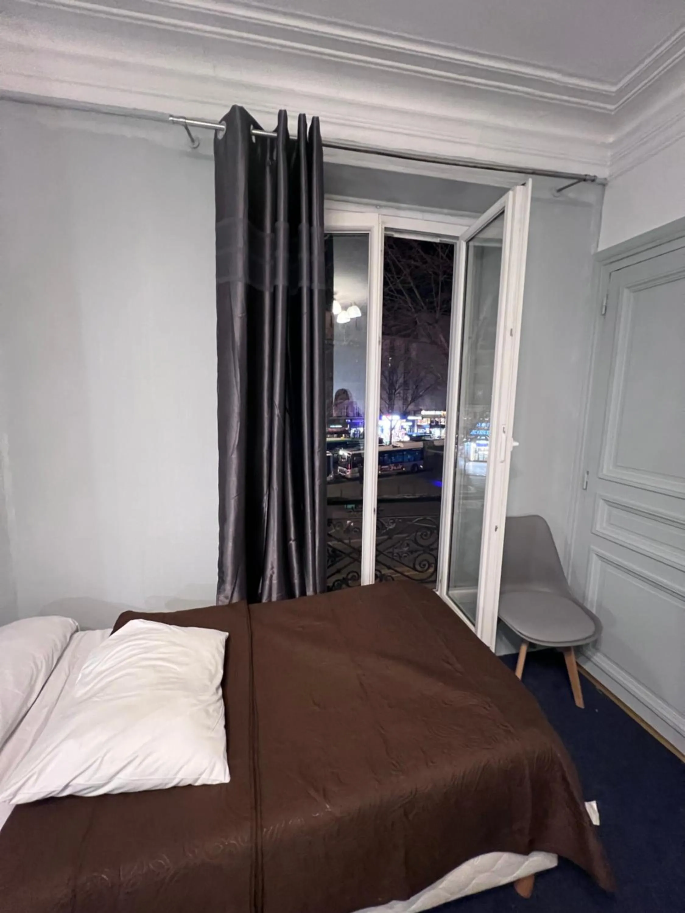 Bedroom, Bed in Grand Hôtel De L'Europe