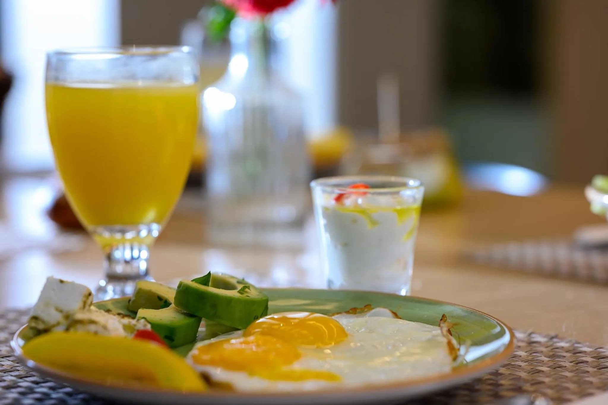 Food and drinks in Sadot Hotel Ben Gurion Airport - an Atlas Boutique Hotel