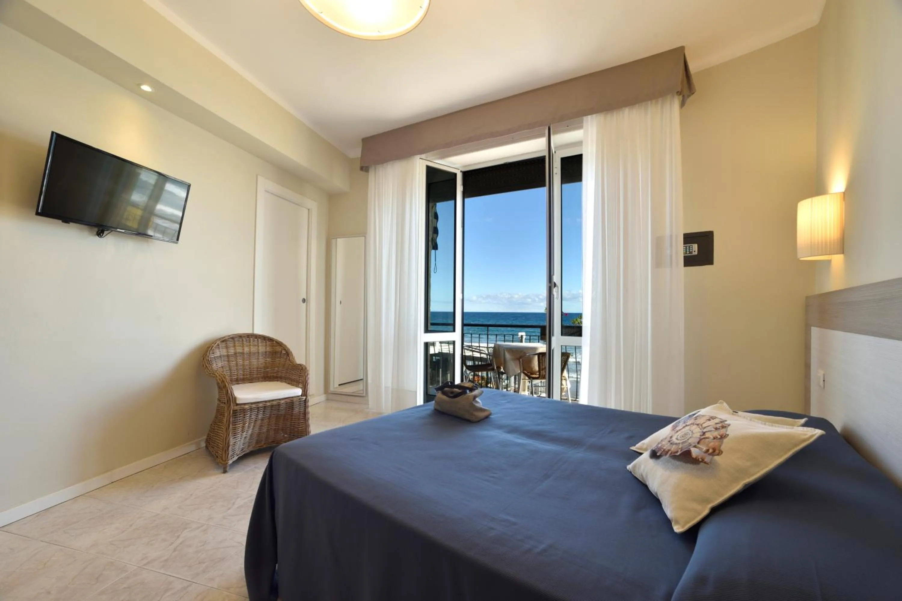 Bed in Hotel Bel Sit