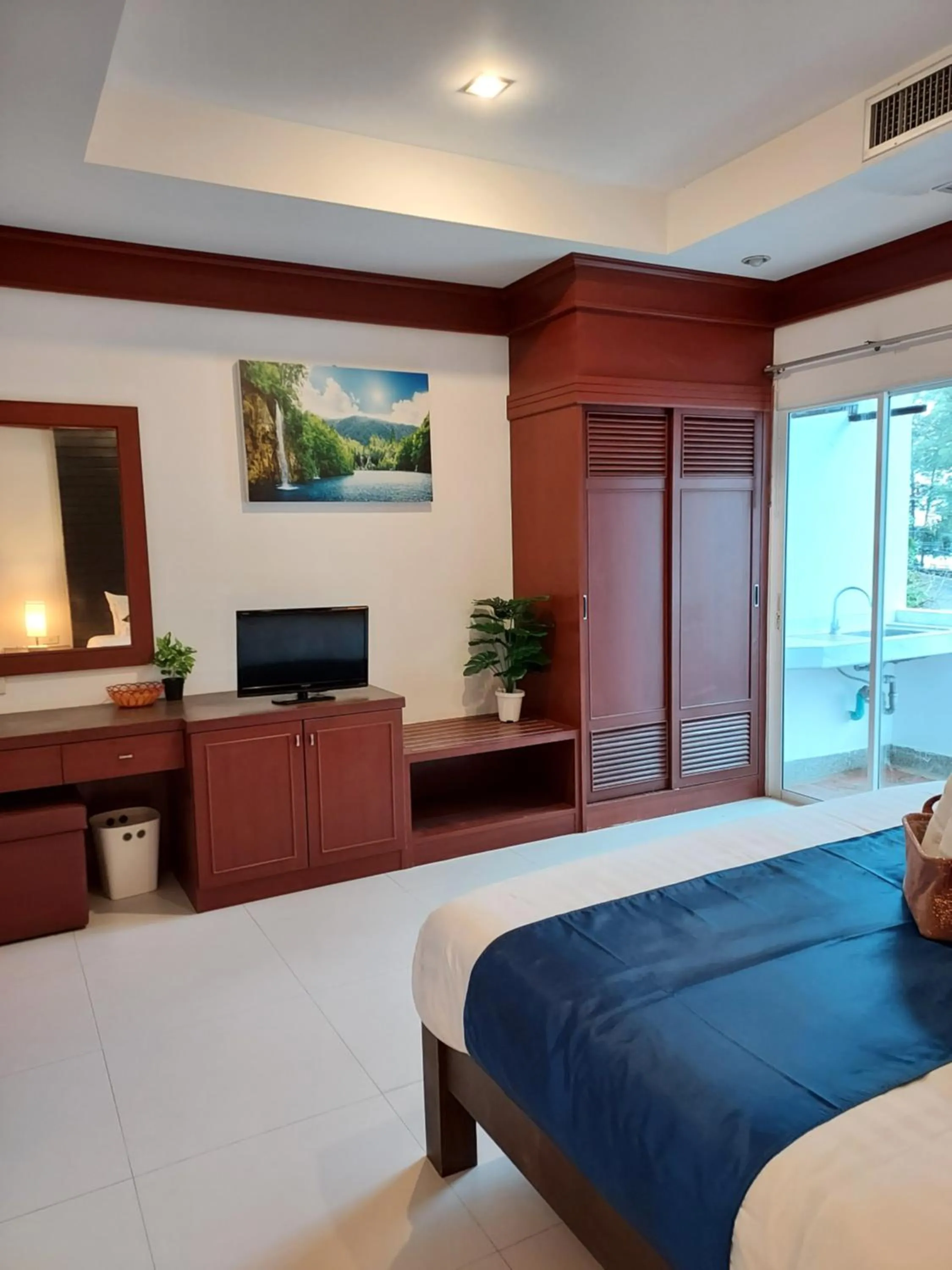 Photo of the whole room, Bed in Aromdee at Naithon Beach