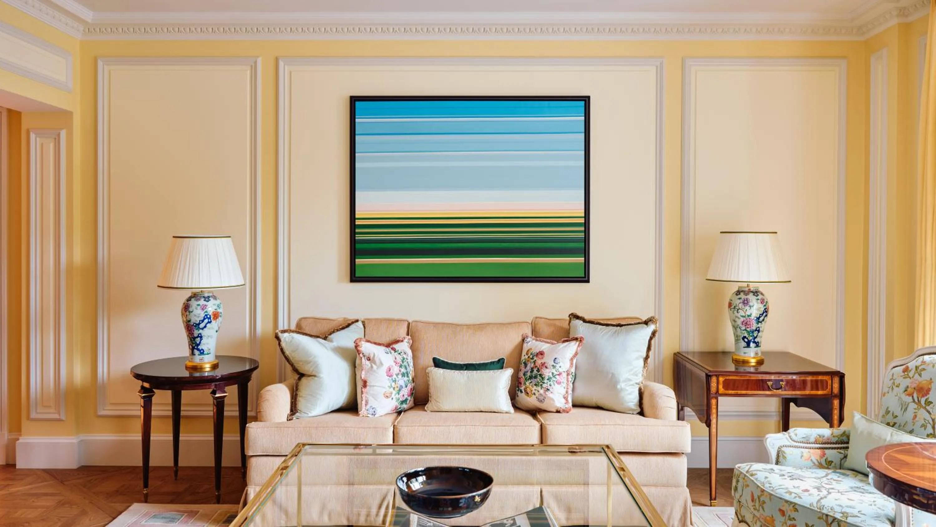 Living room in The Dorchester - Dorchester Collection