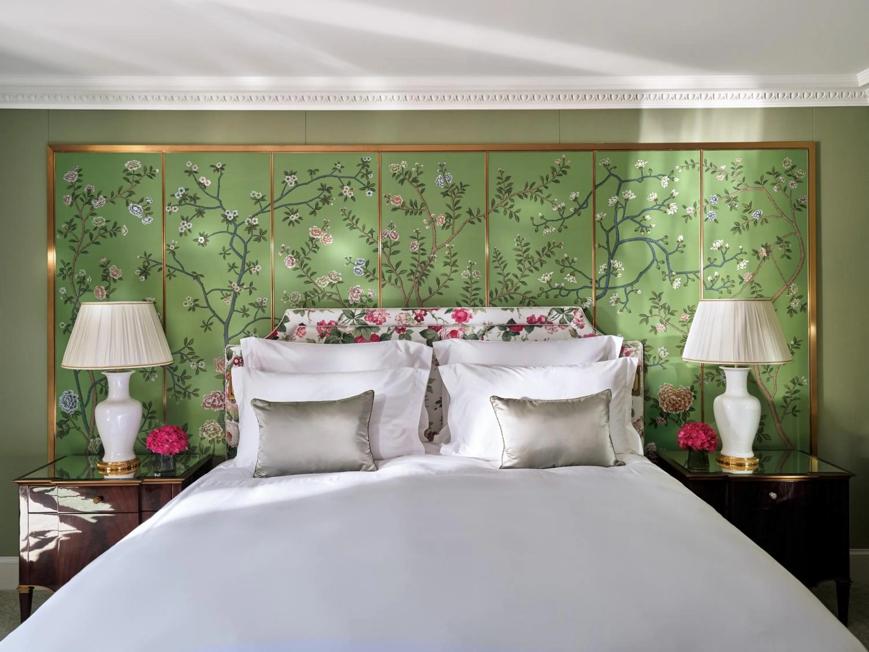 Bed in The Dorchester - Dorchester Collection