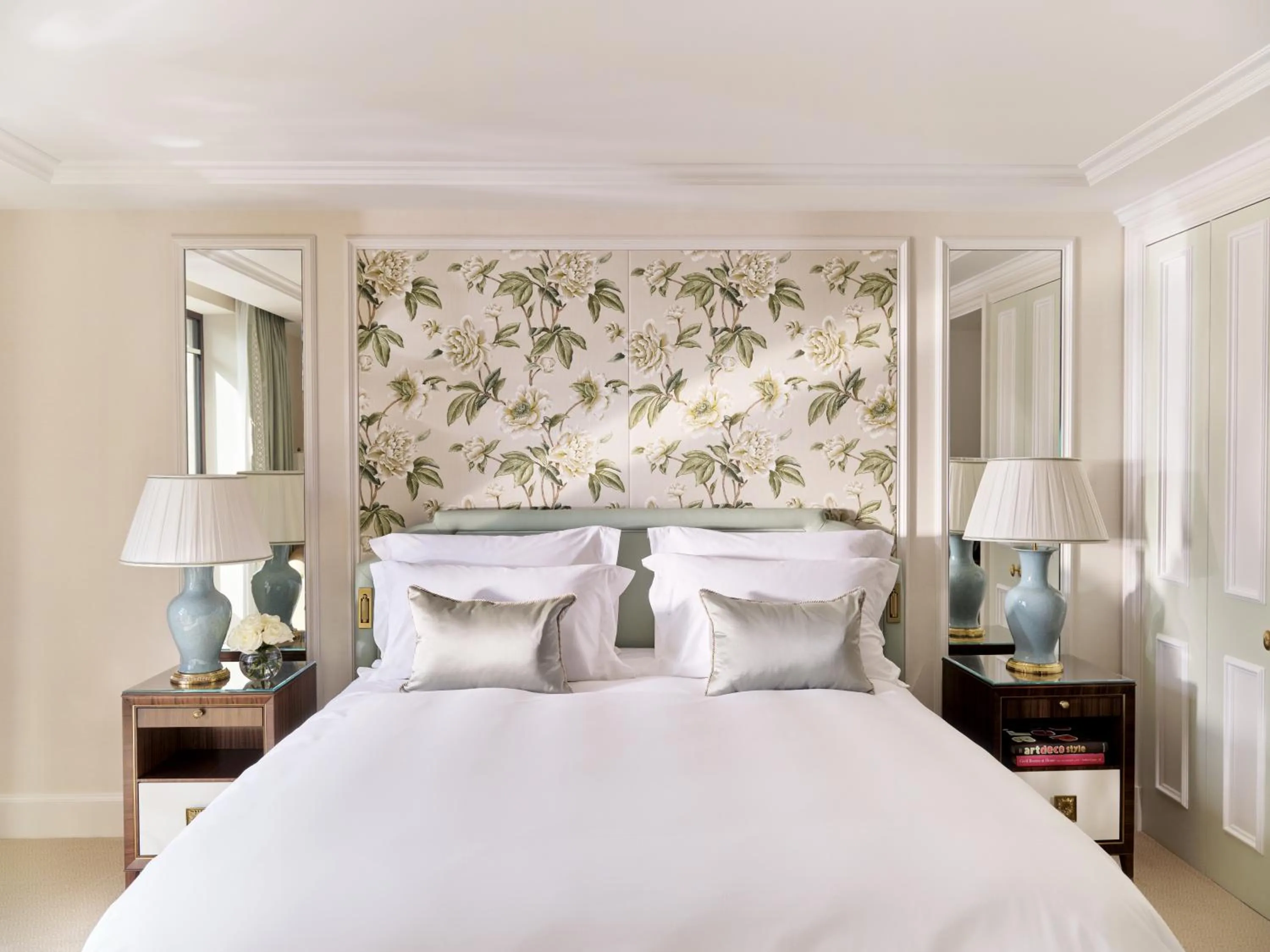 Bed in The Dorchester - Dorchester Collection
