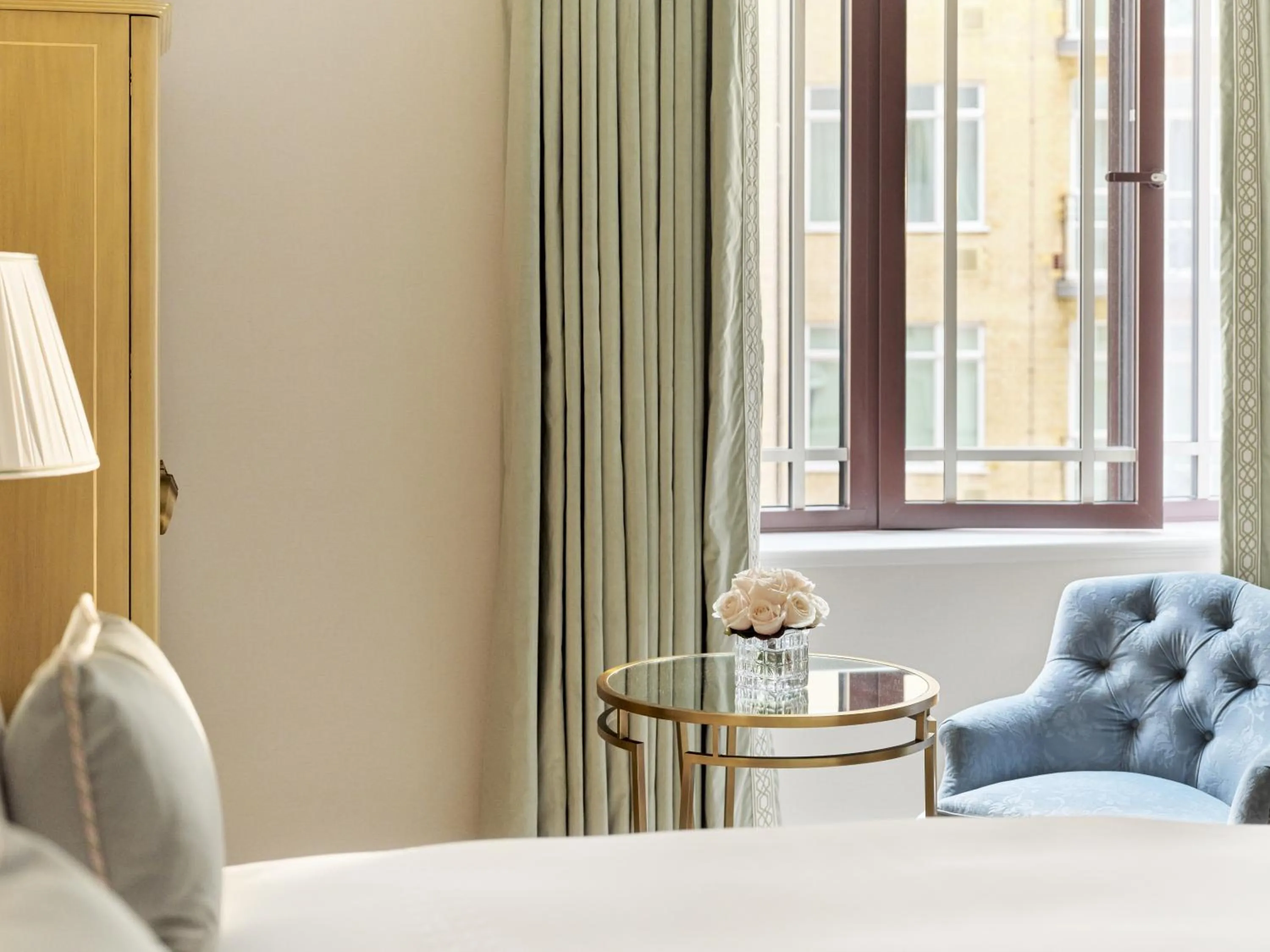 Bedroom, Bed in The Dorchester - Dorchester Collection