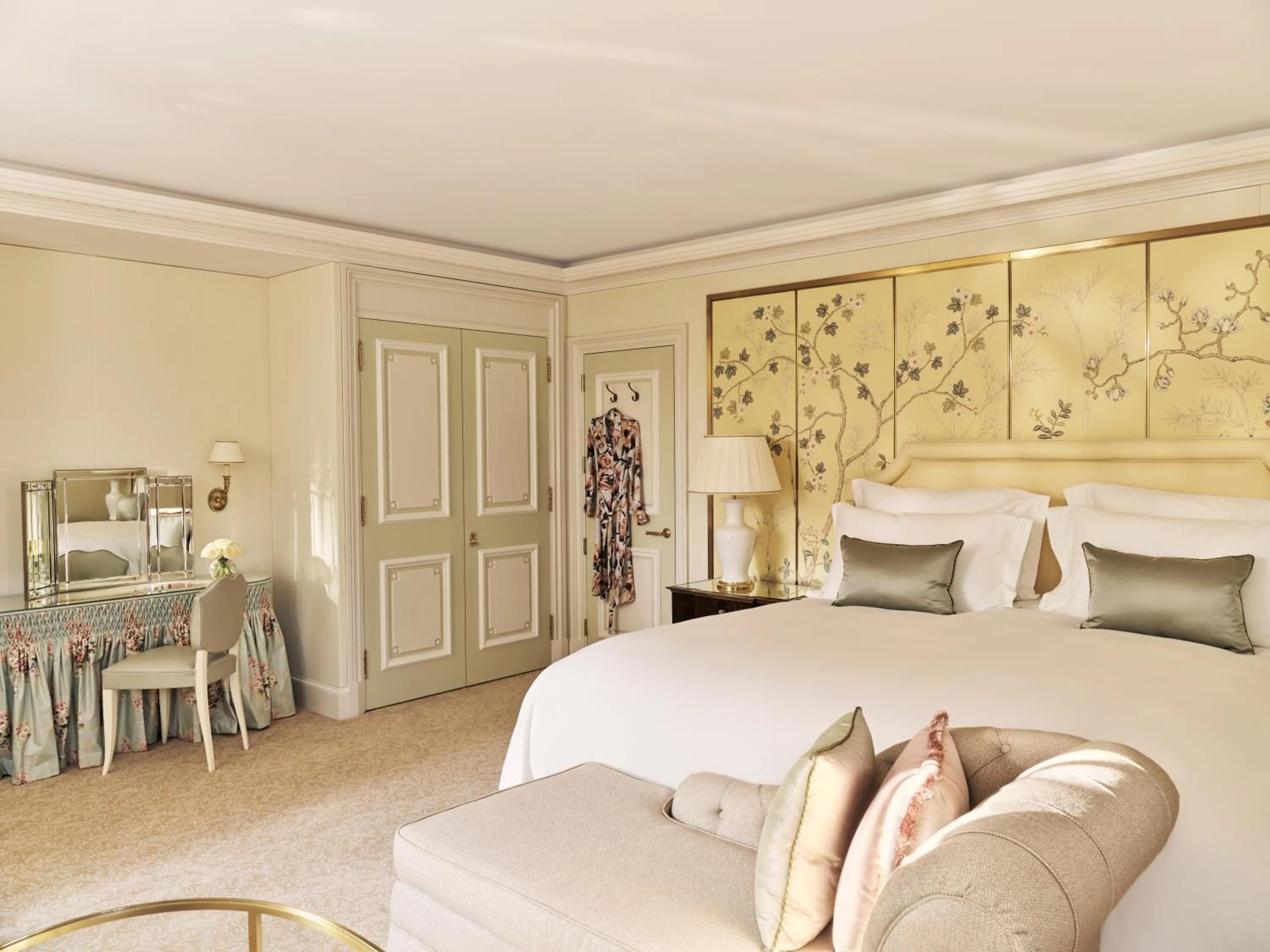 Bed in The Dorchester - Dorchester Collection