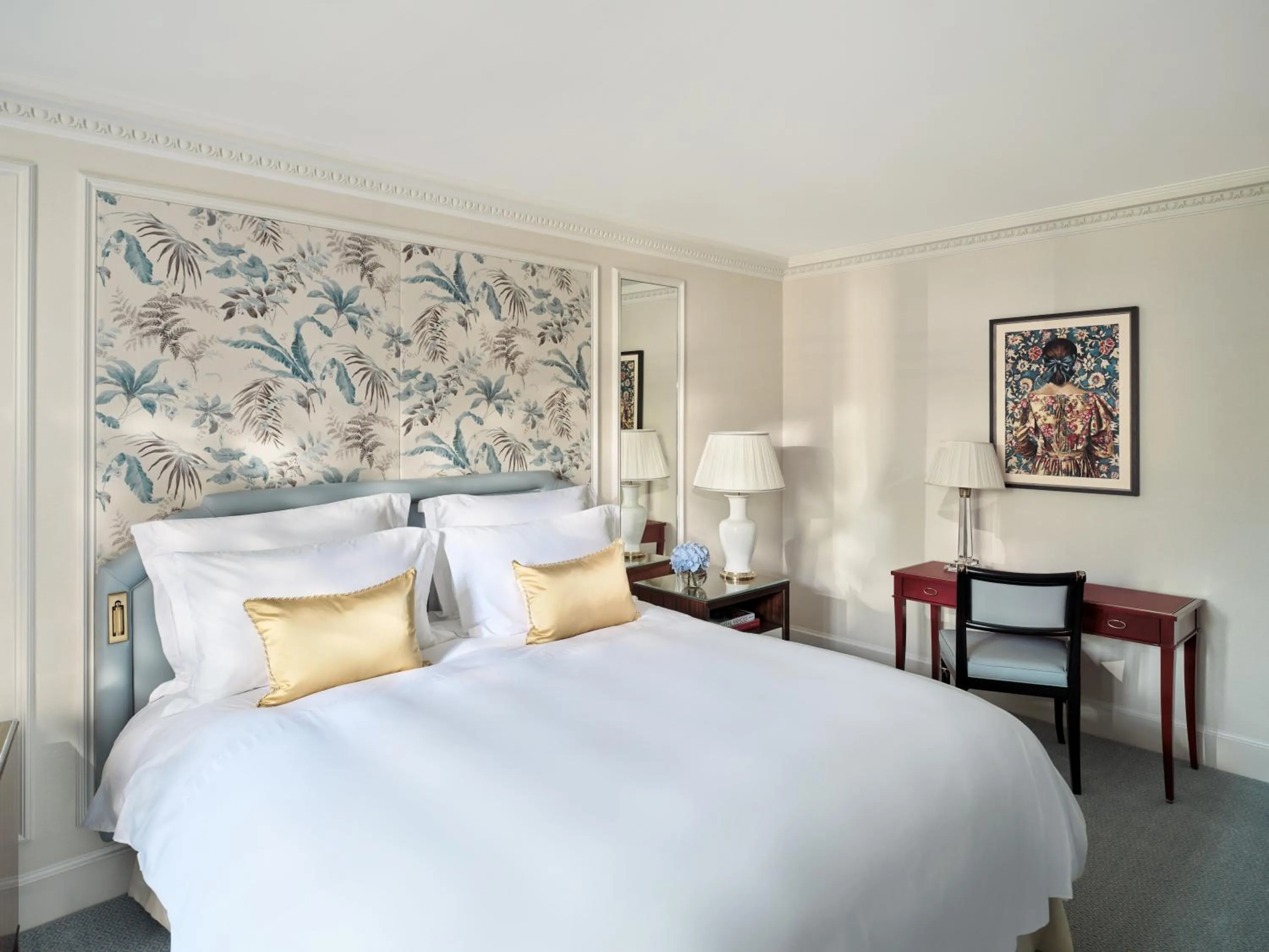 Bed in The Dorchester - Dorchester Collection