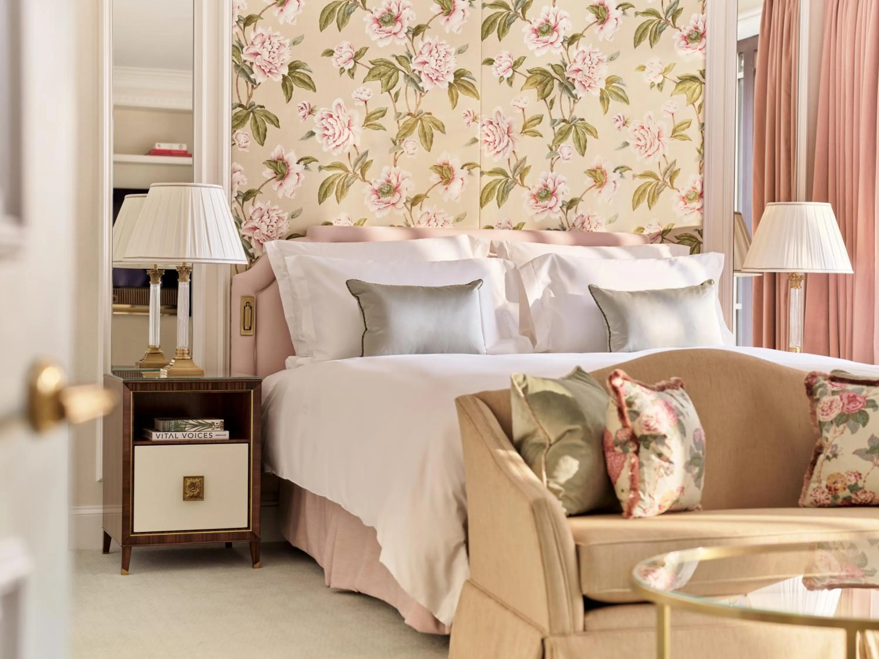 Bed in The Dorchester - Dorchester Collection