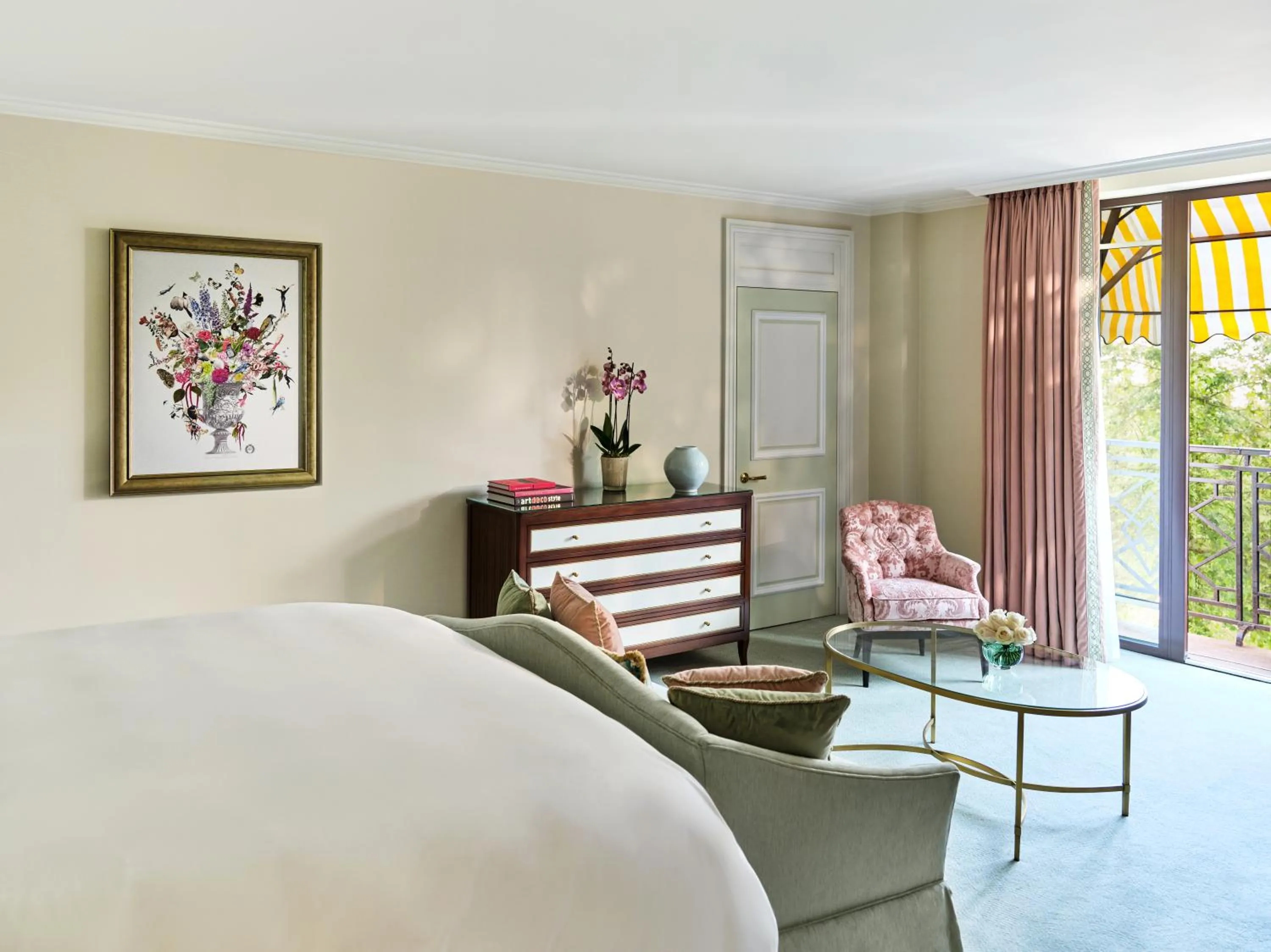 Bed in The Dorchester - Dorchester Collection