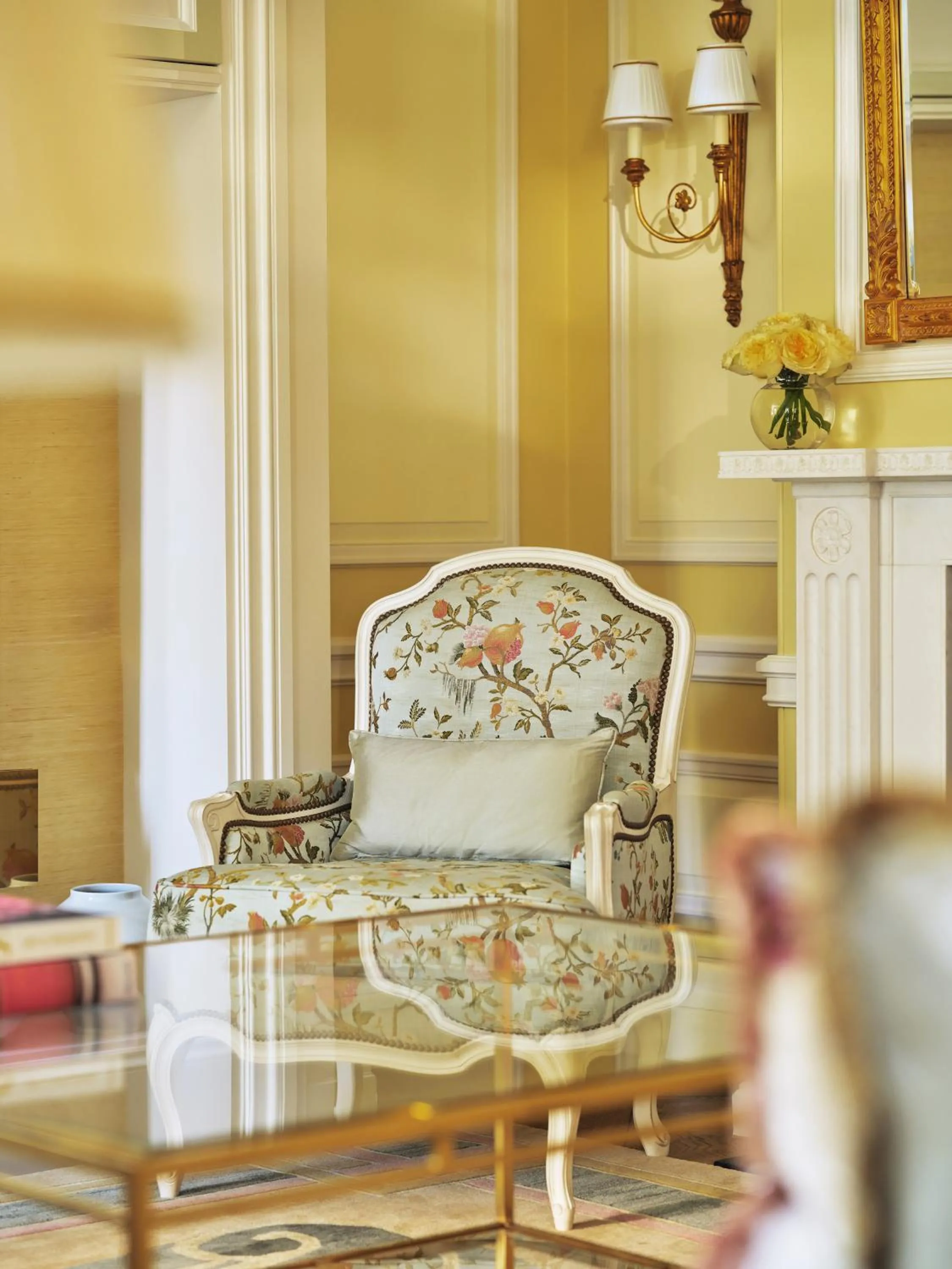 Living room in The Dorchester - Dorchester Collection