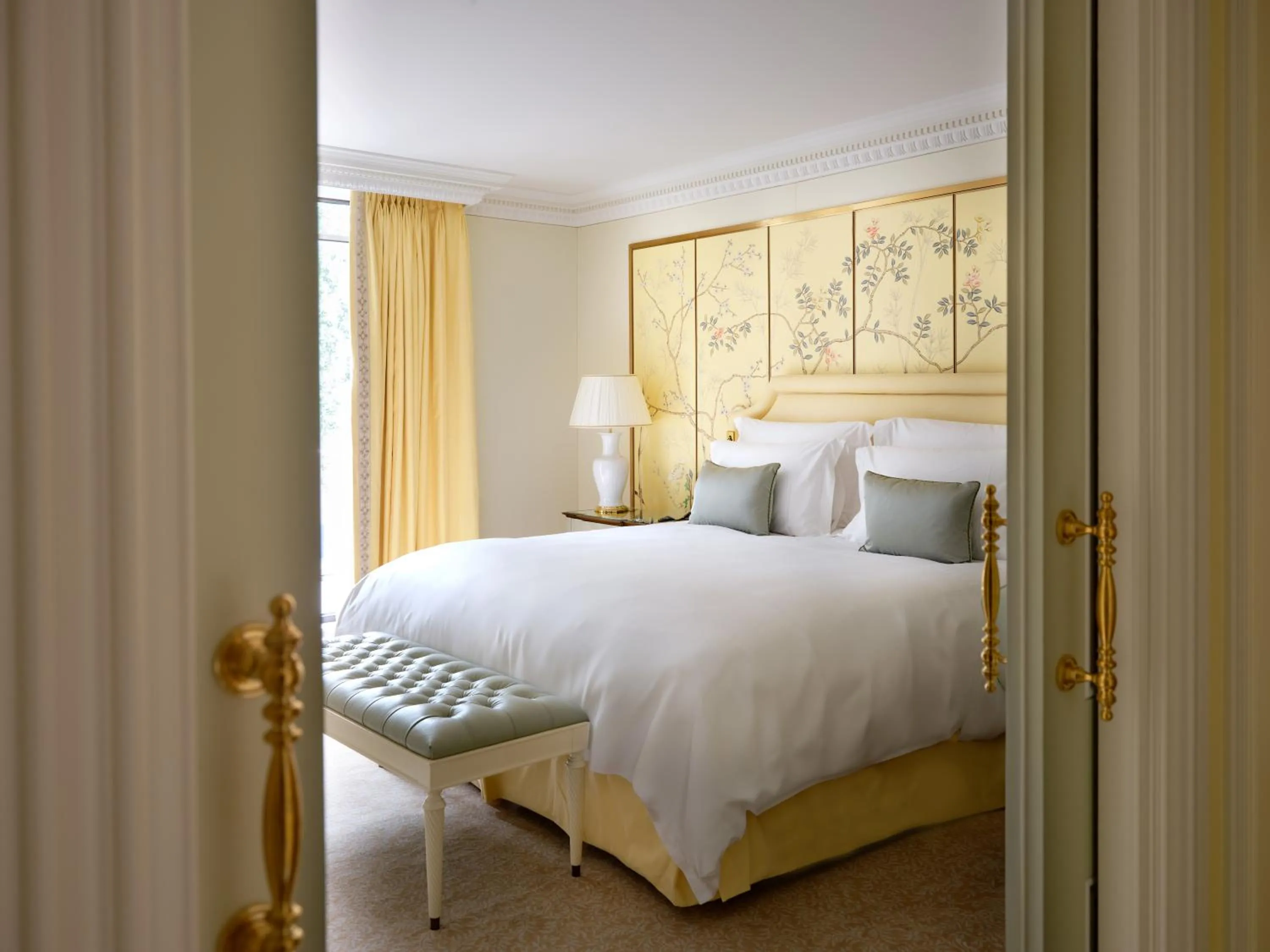 Bed in The Dorchester - Dorchester Collection