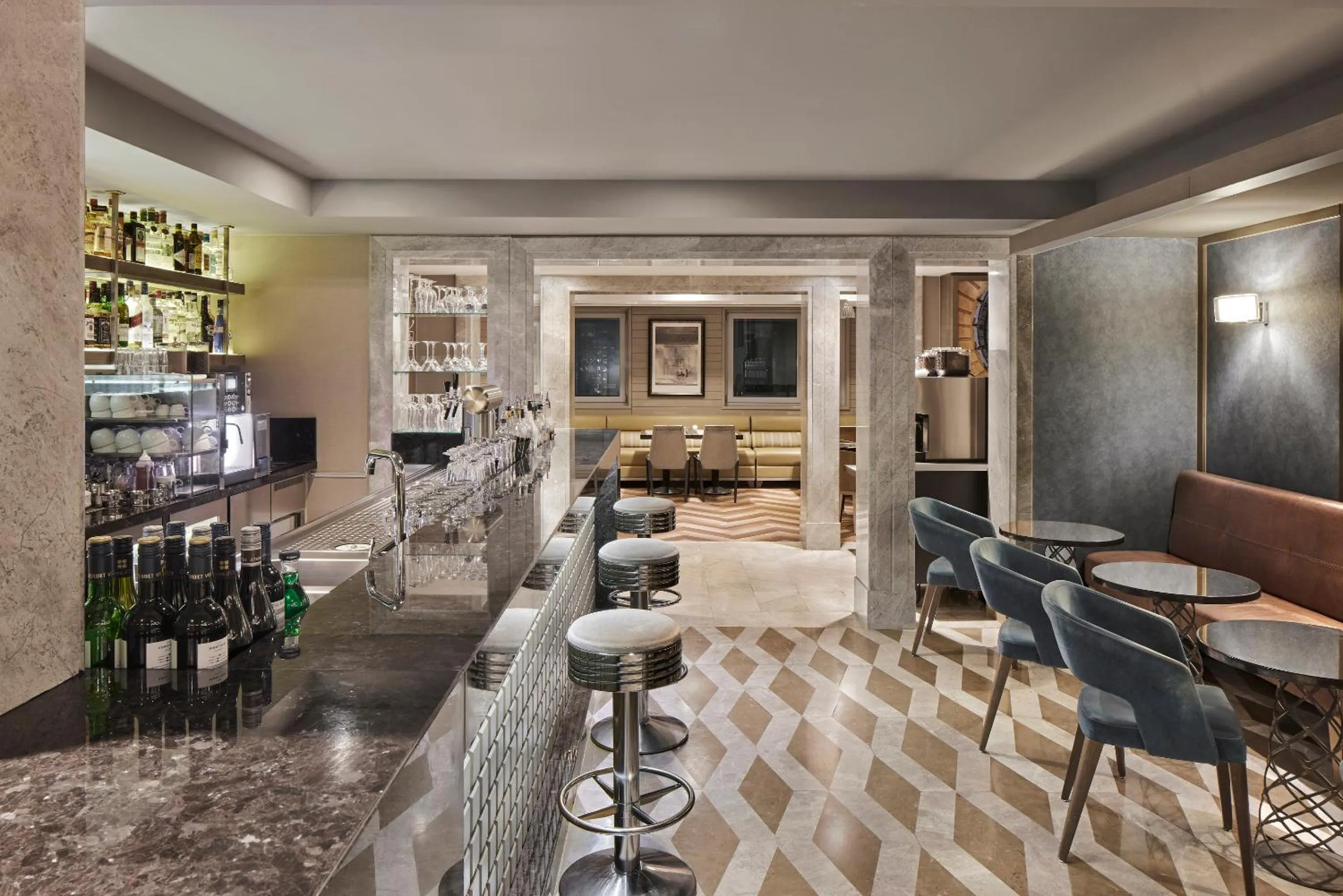 Lounge or bar in TITANIC Comfort Mitte