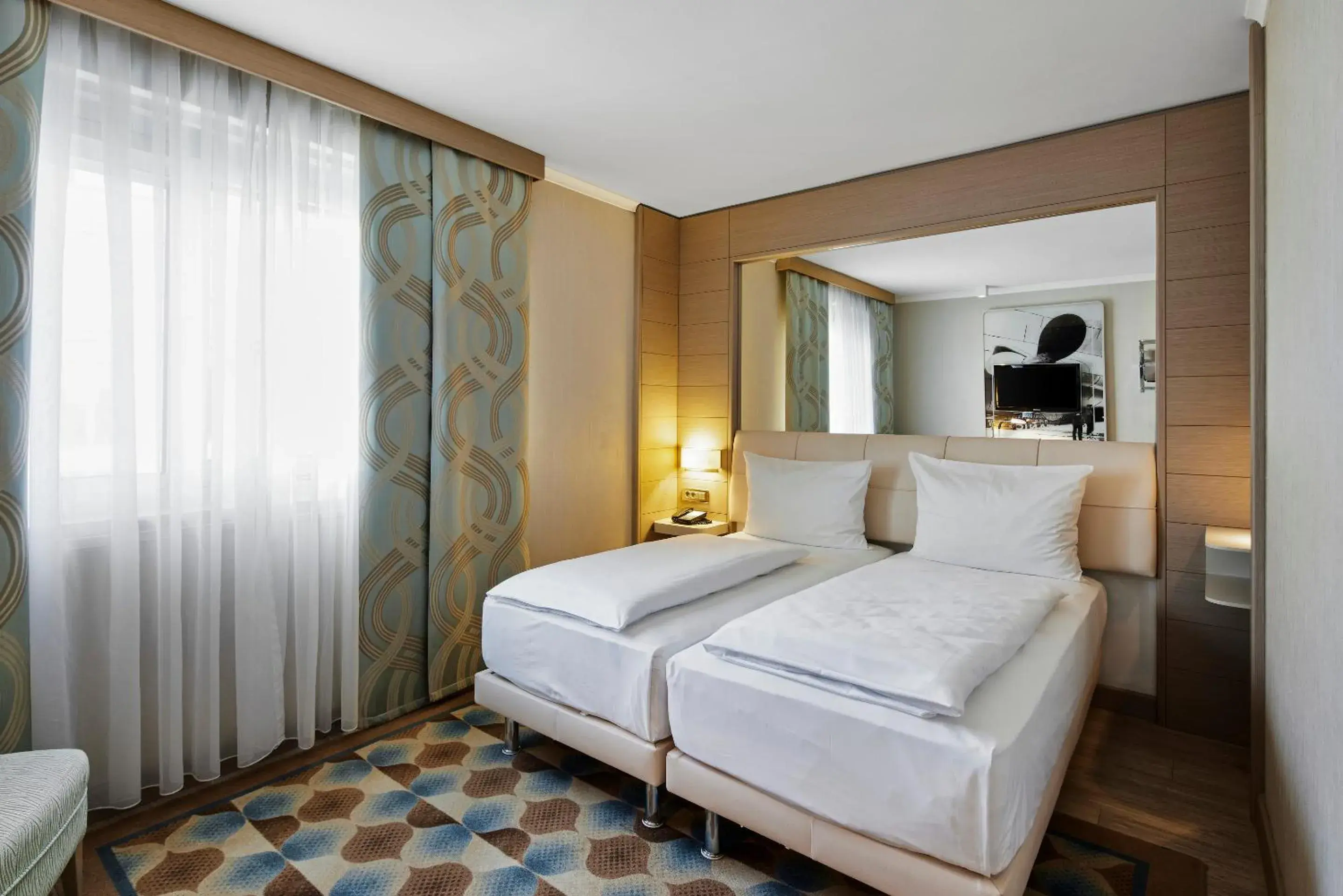Bedroom, Bed in TITANIC Comfort Mitte Bedroom, Bed in TITANIC Comfort Mitte