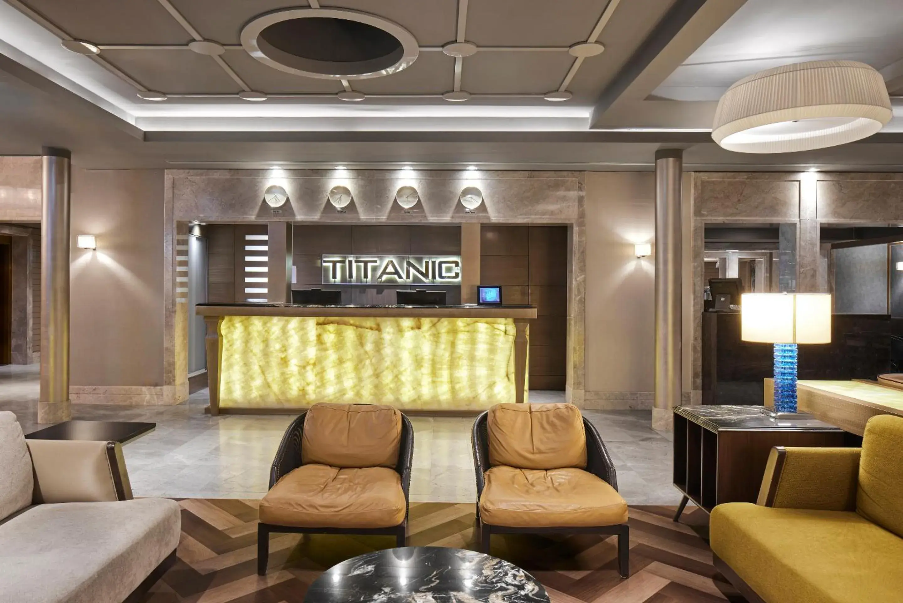 Lobby or reception in TITANIC Comfort Mitte Lobby or reception in TITANIC Comfort Mitte