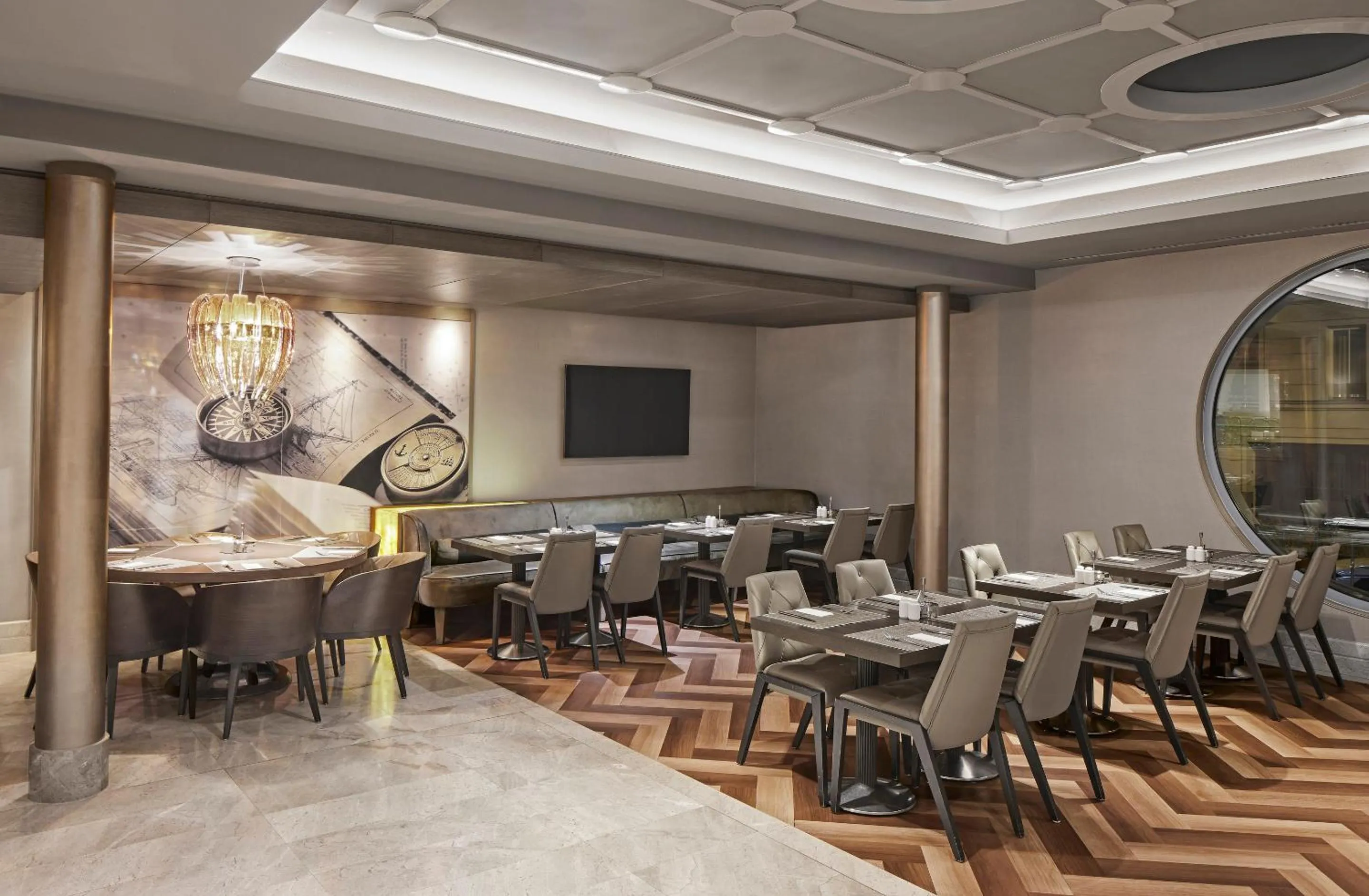 Restaurant/places to eat in TITANIC Comfort Mitte