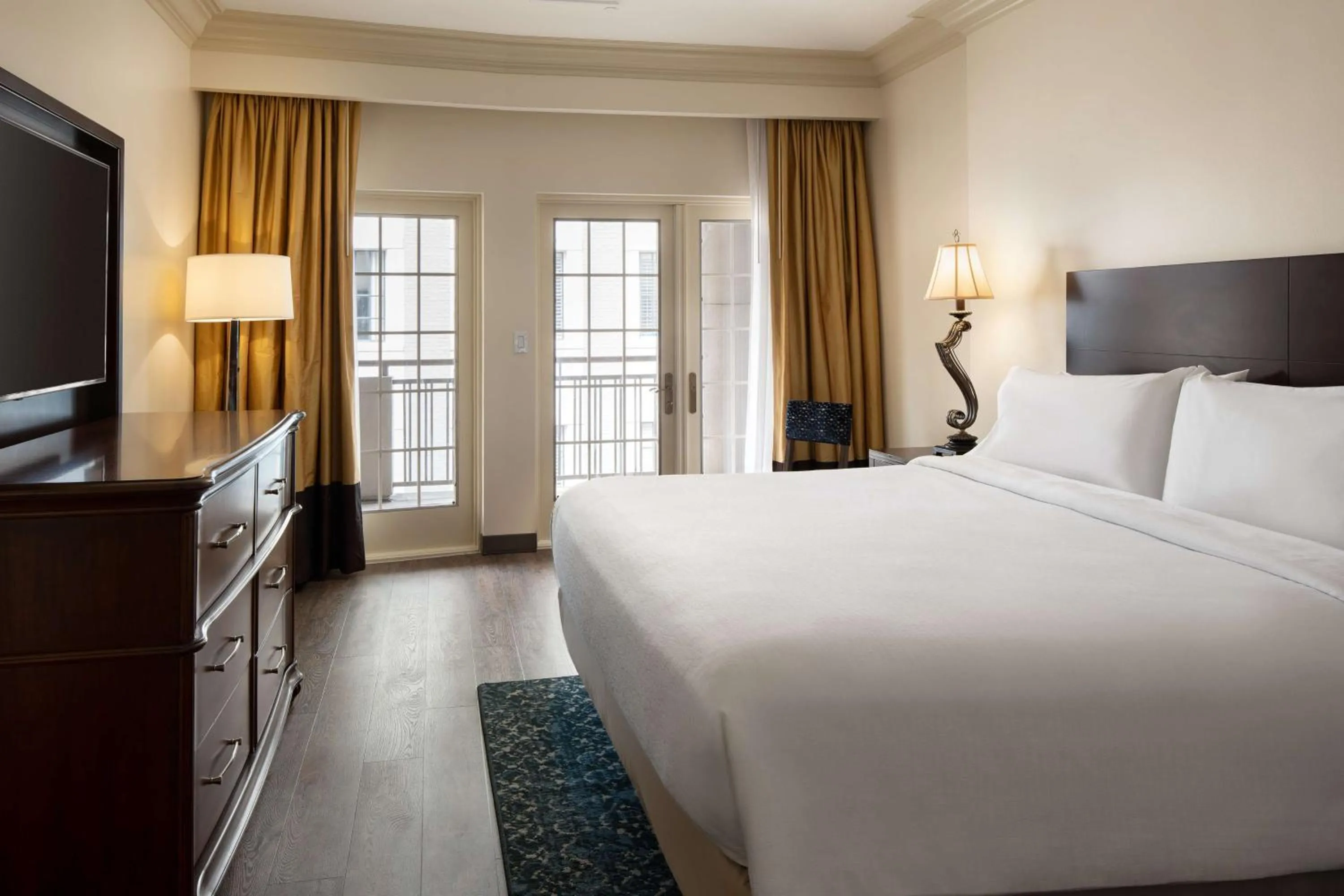 Bedroom, Bed in Embassy Suites by Hilton New Orleans Convention Center