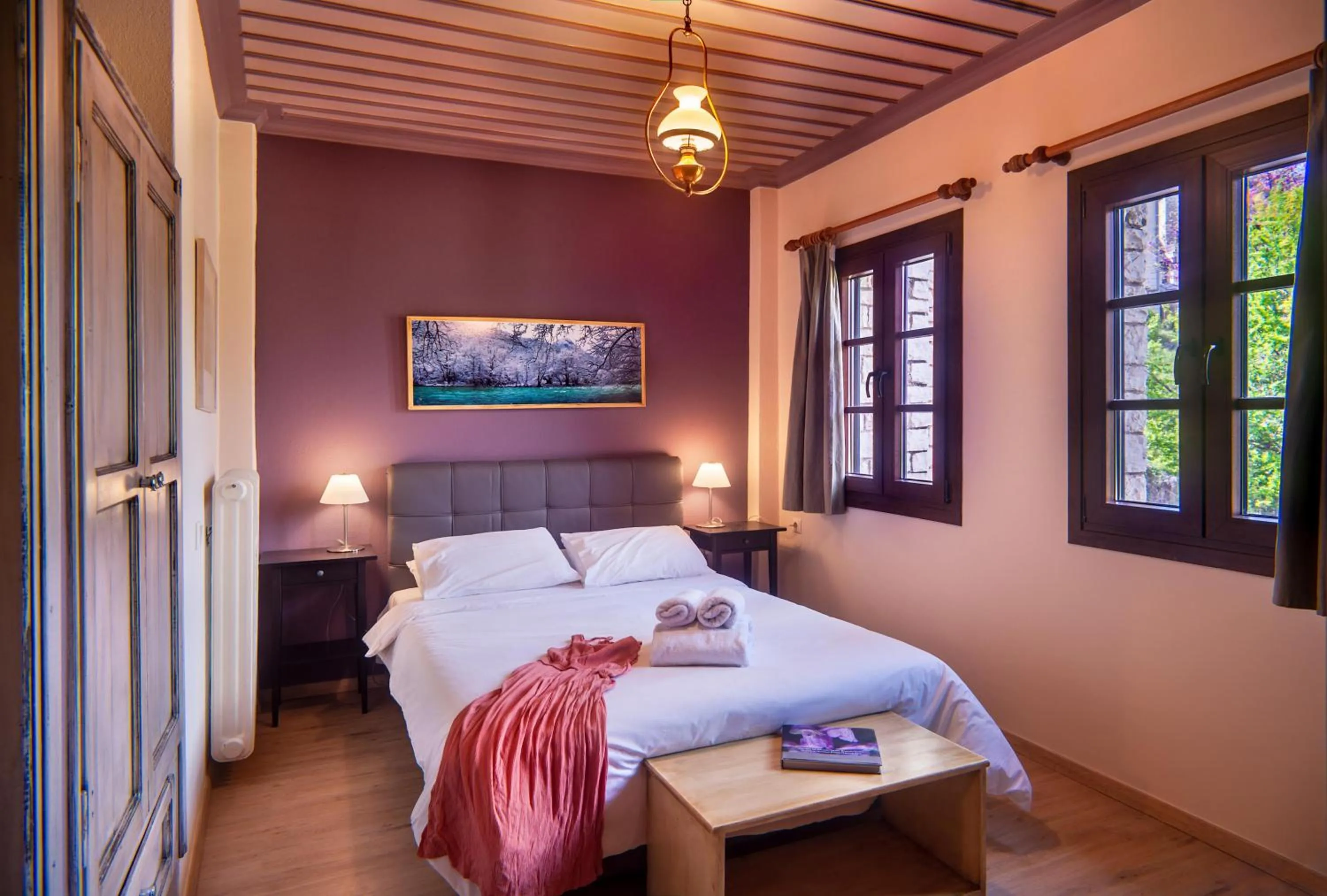 Living room, Bed in Zissis Hotel