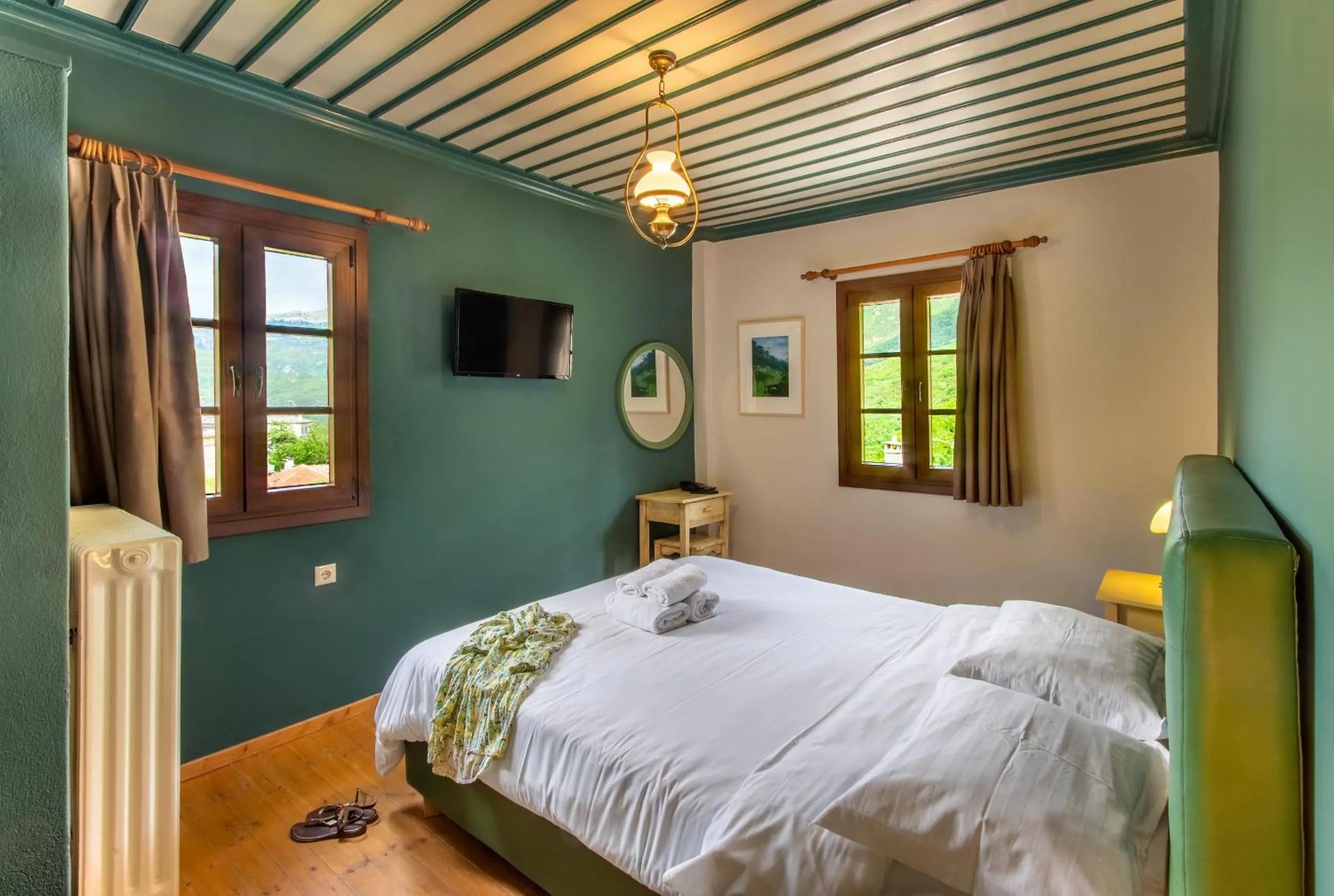 Bedroom, Bed in Zissis Hotel