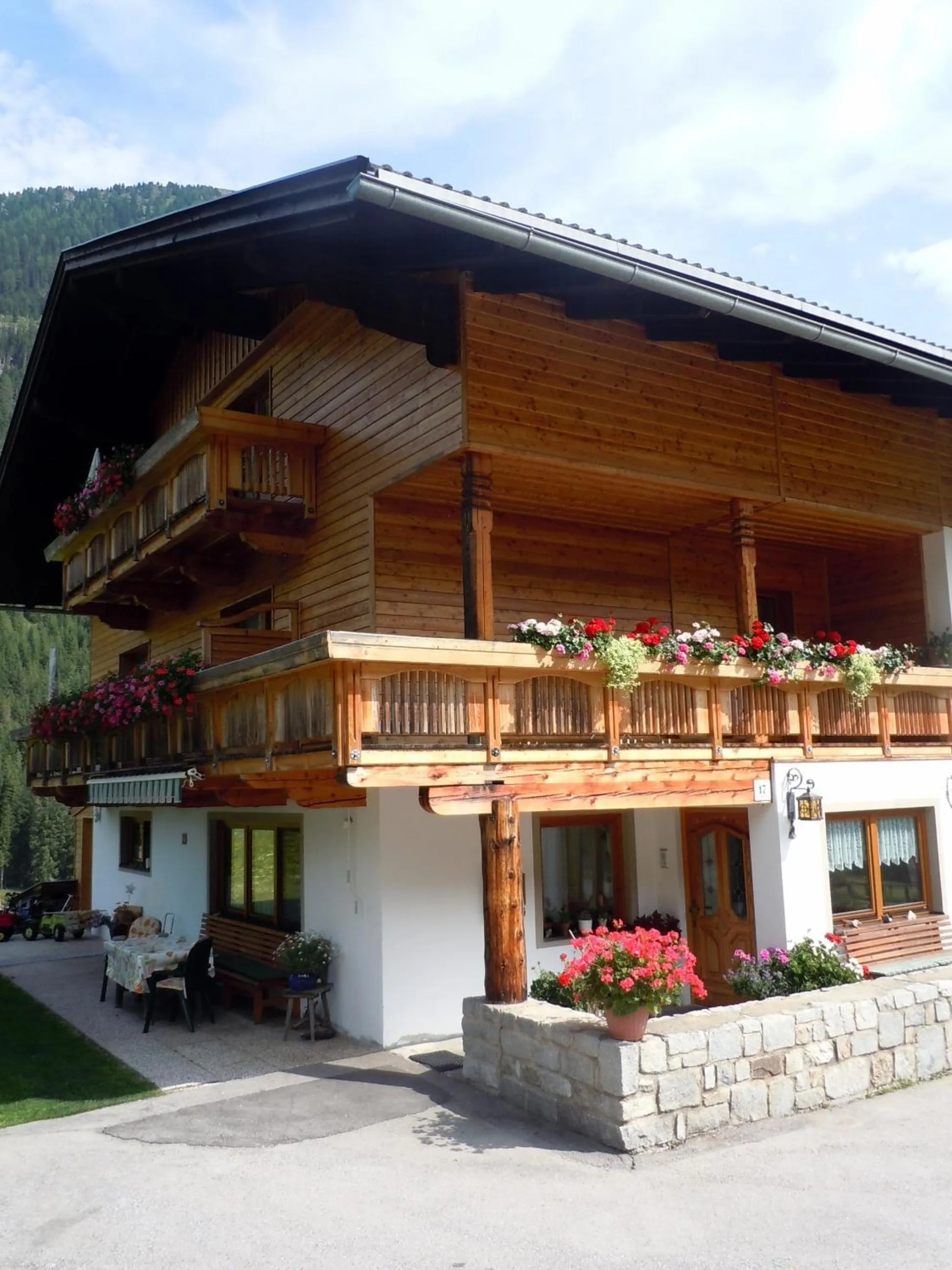 Property building in Haus Veidlis, Familie Obkircher