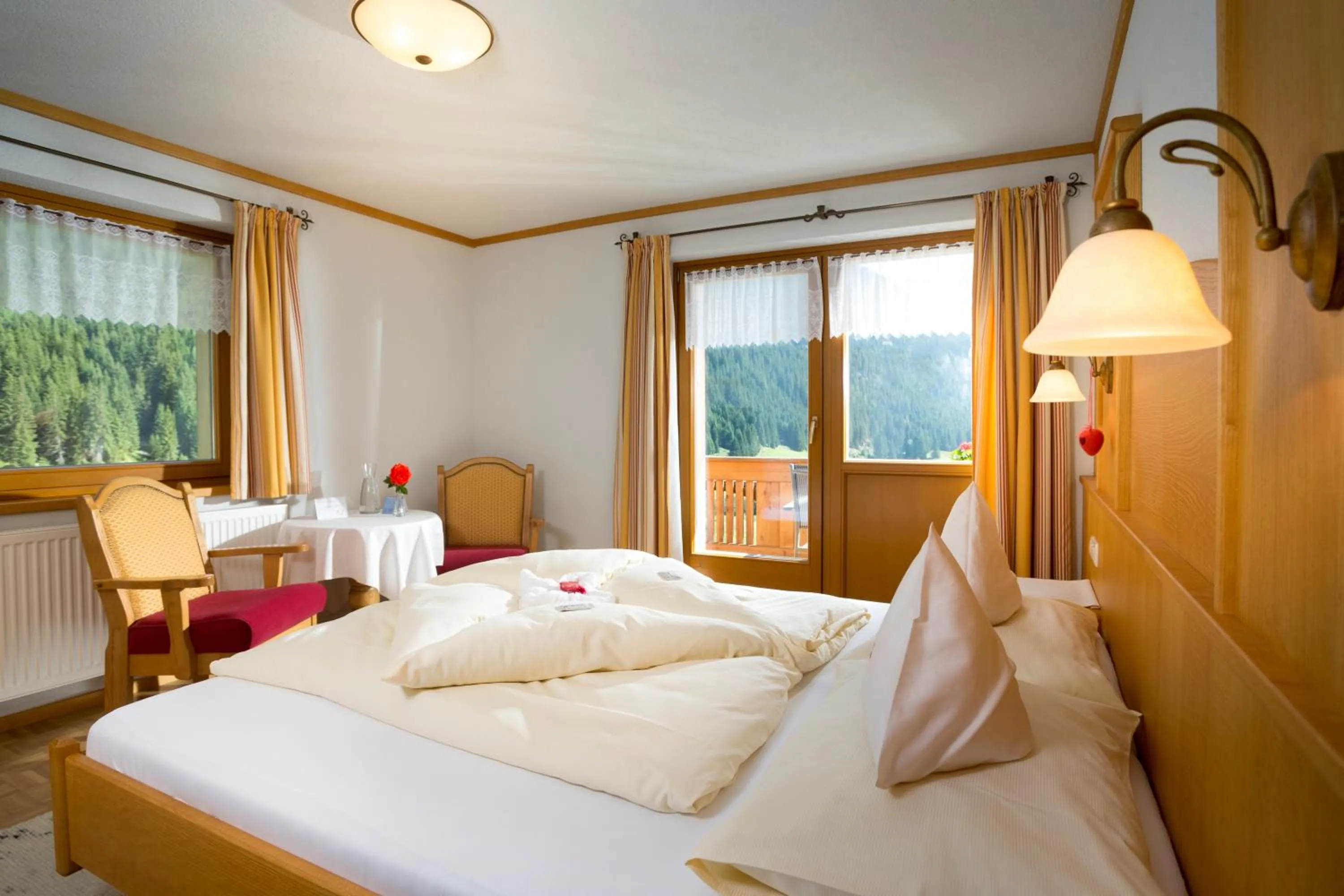 Photo of the whole room, Bed in Haus Veidlis, Familie Obkircher