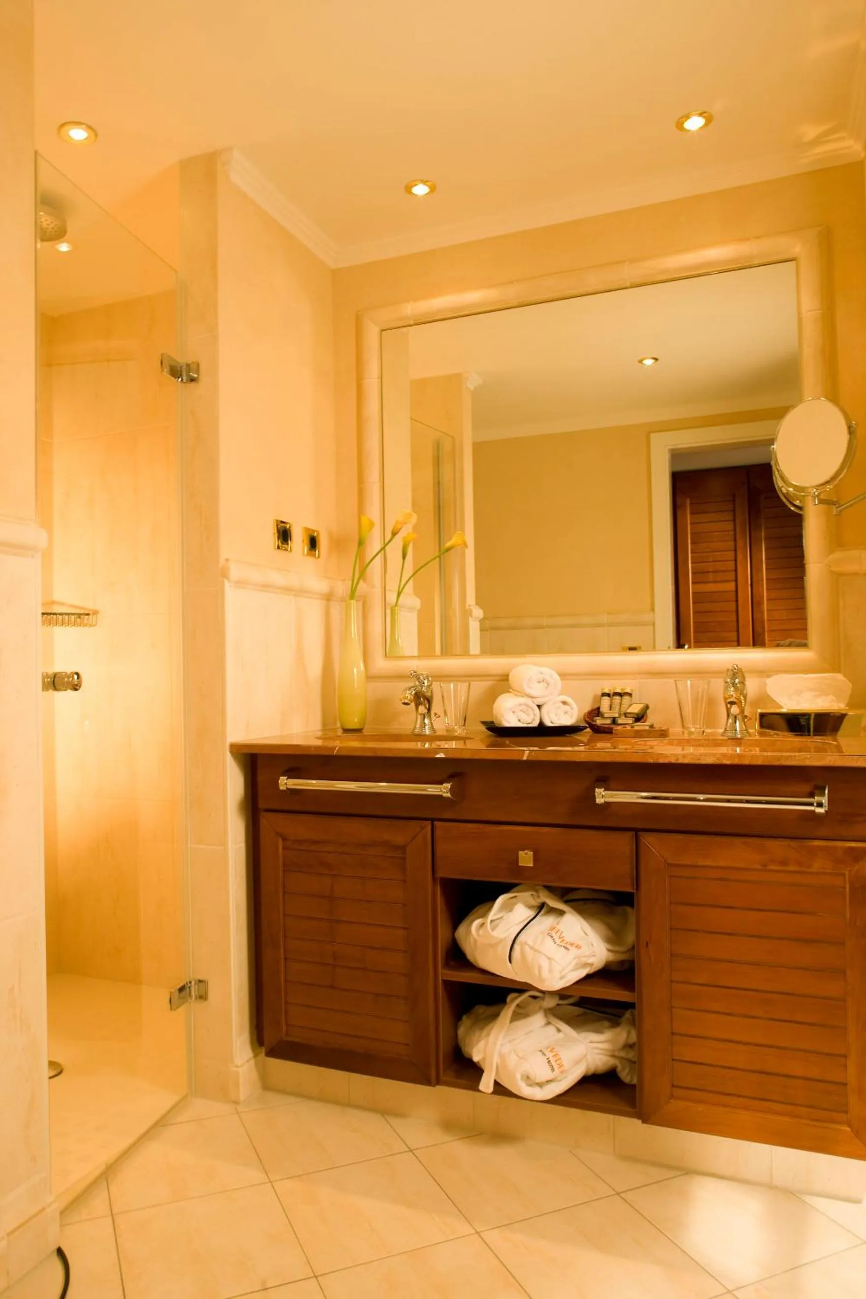 Bathroom in Hotel Gran BelVeder & Ostsee Therme Resort & Spa