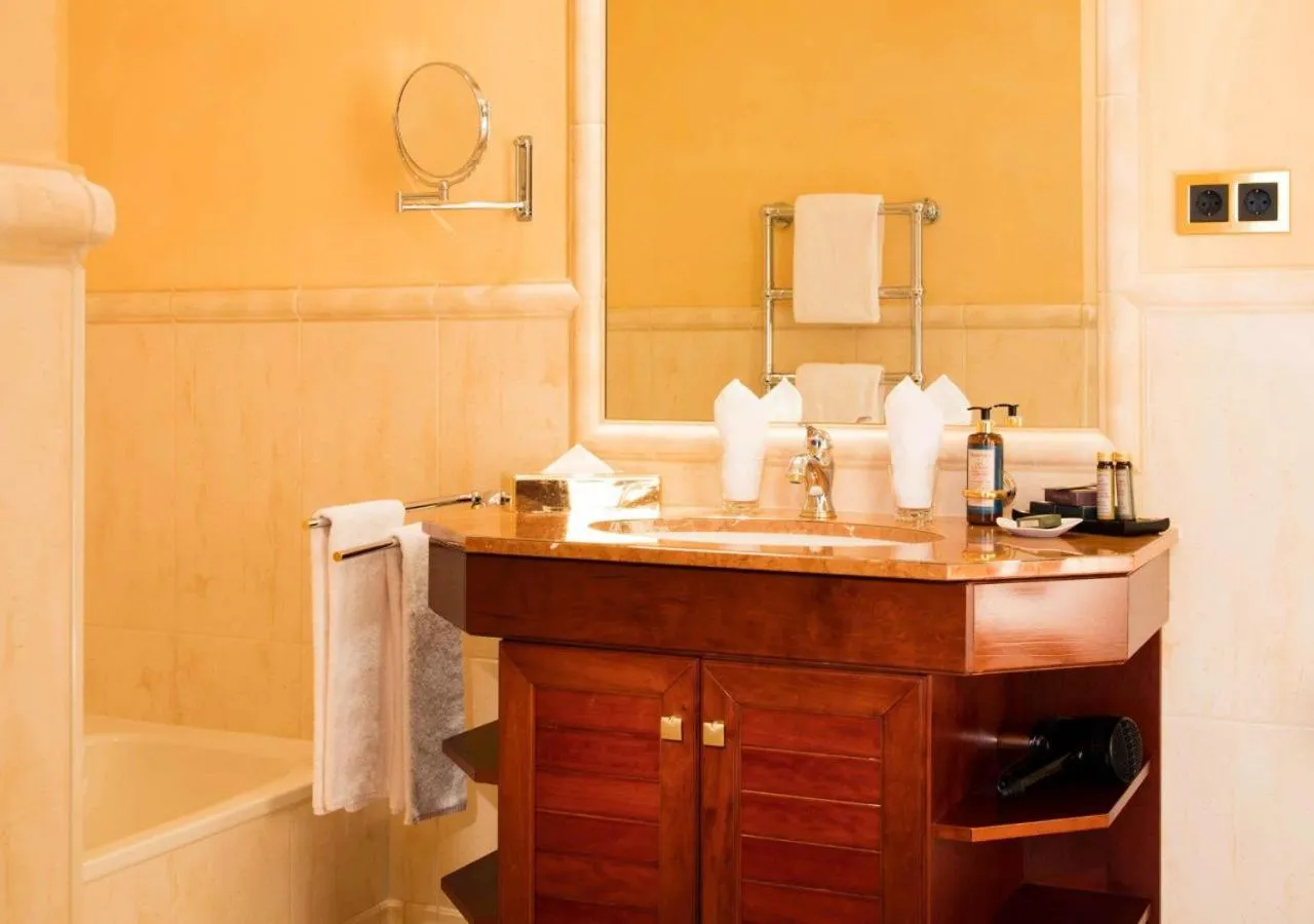 Bathroom in Hotel Gran BelVeder & Ostsee Therme Resort & Spa