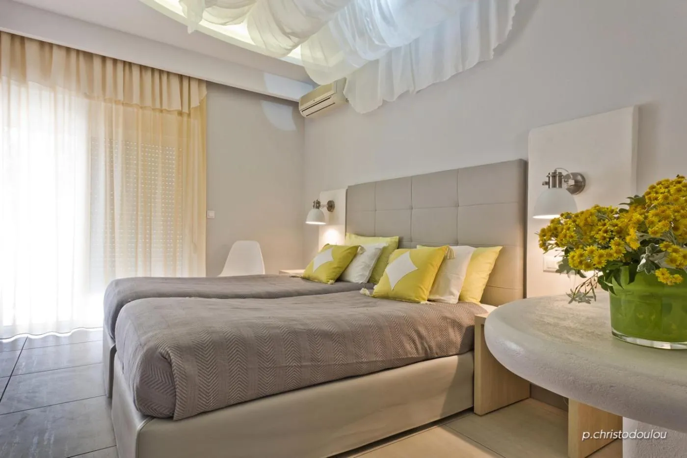 Decorative detail, Bed in Venezia Bungalows
