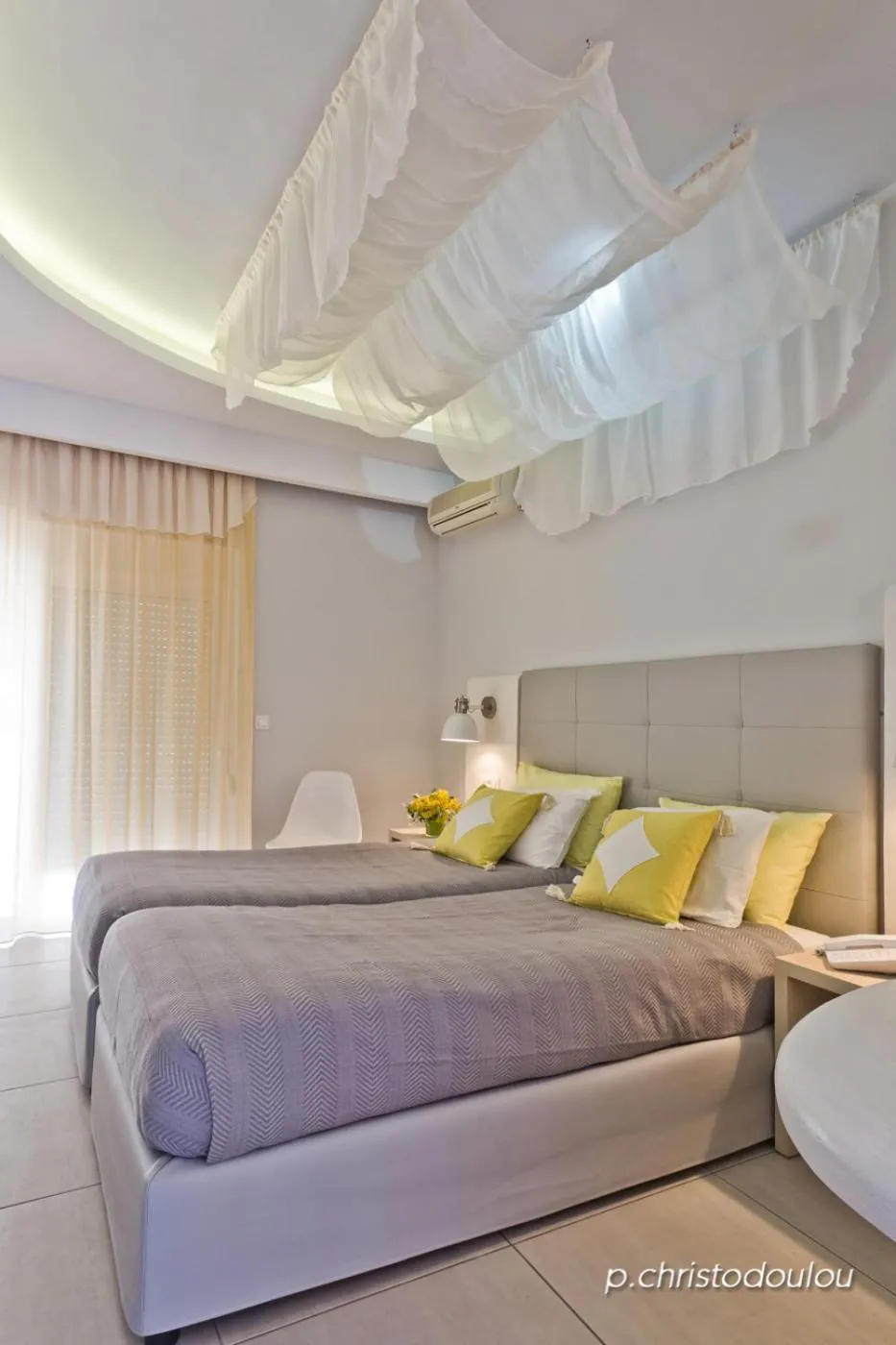 Decorative detail, Bed in Venezia Bungalows