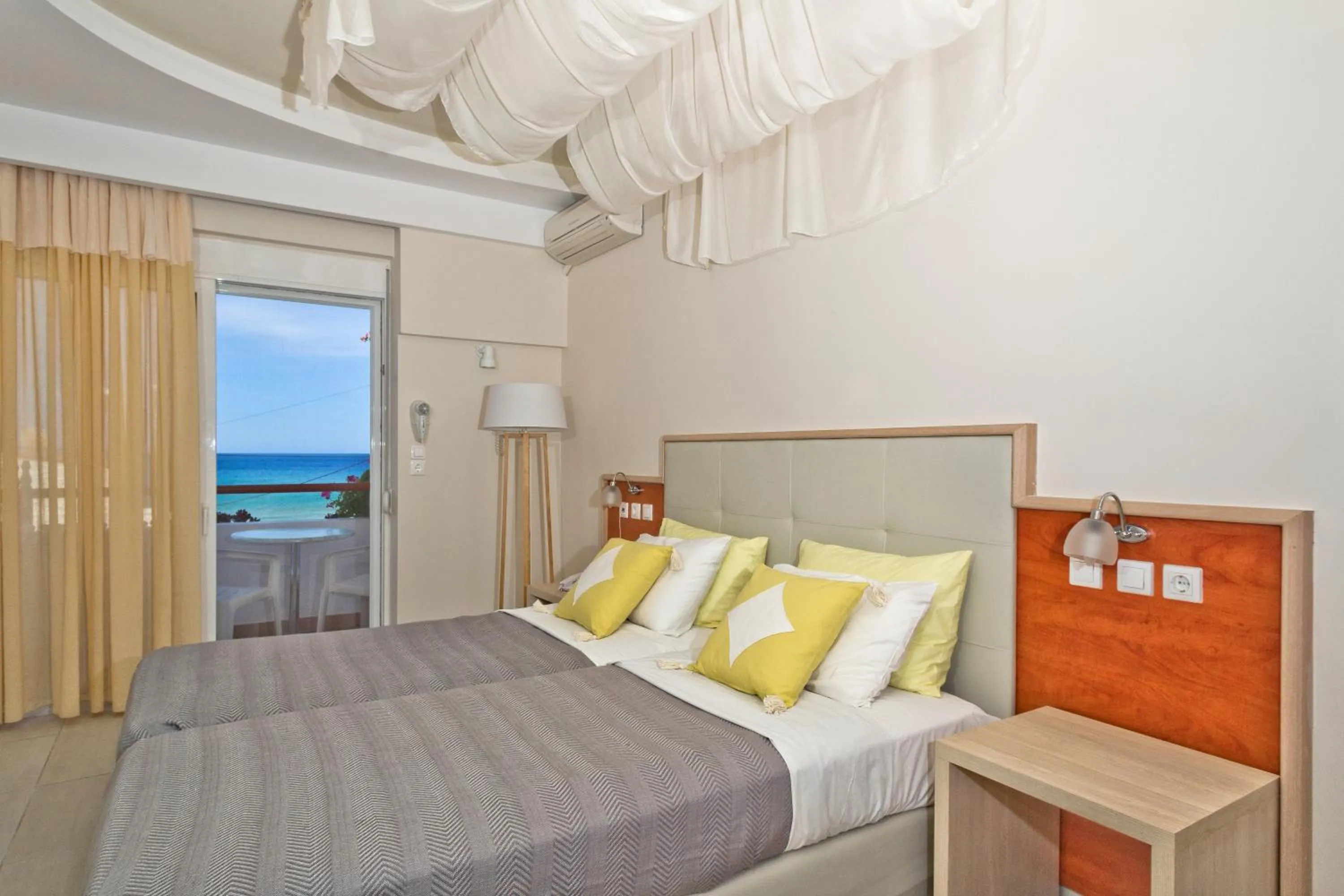 Sea view, Bed in Venezia Bungalows