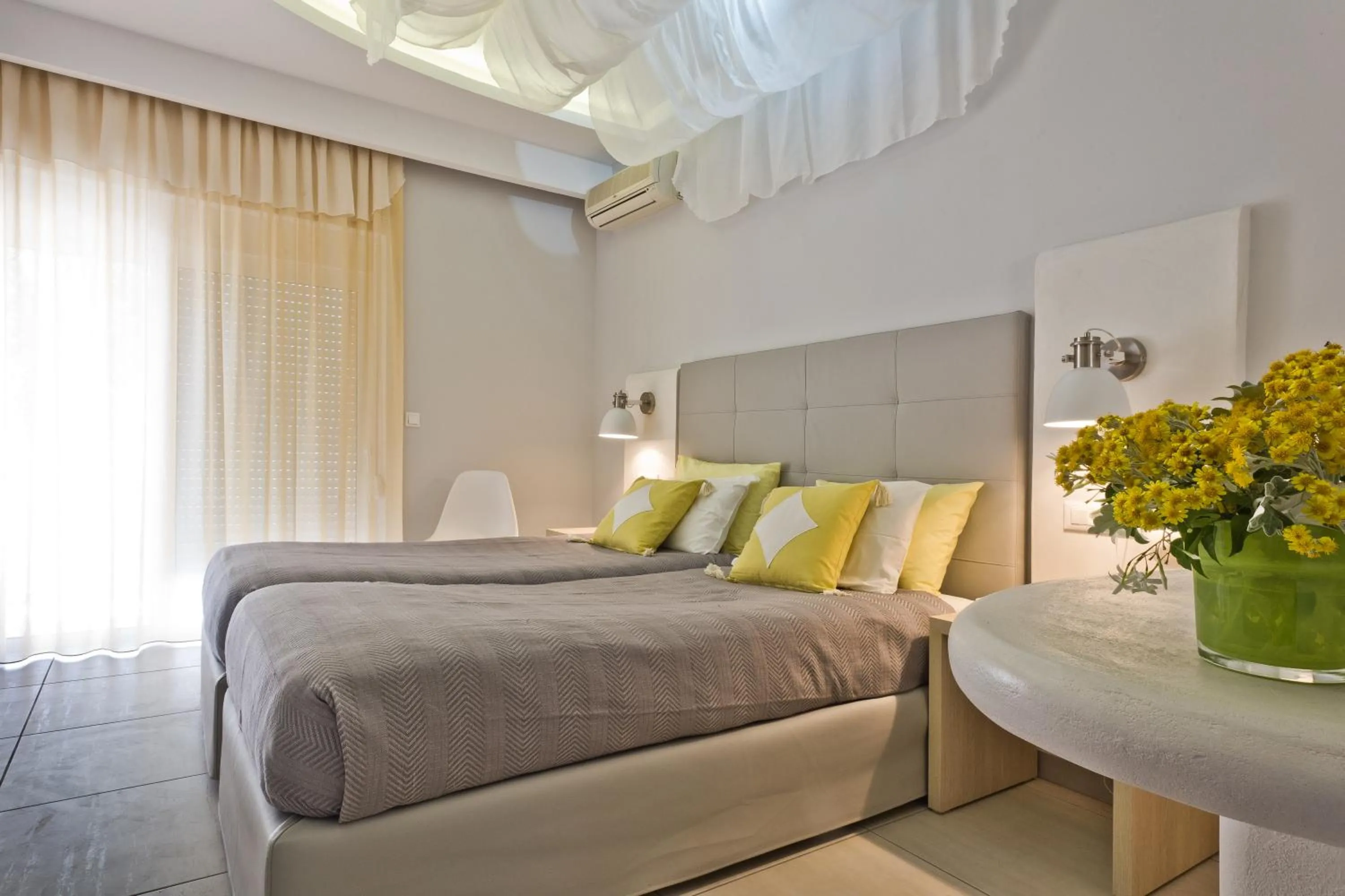 Decorative detail, Bed in Venezia Bungalows