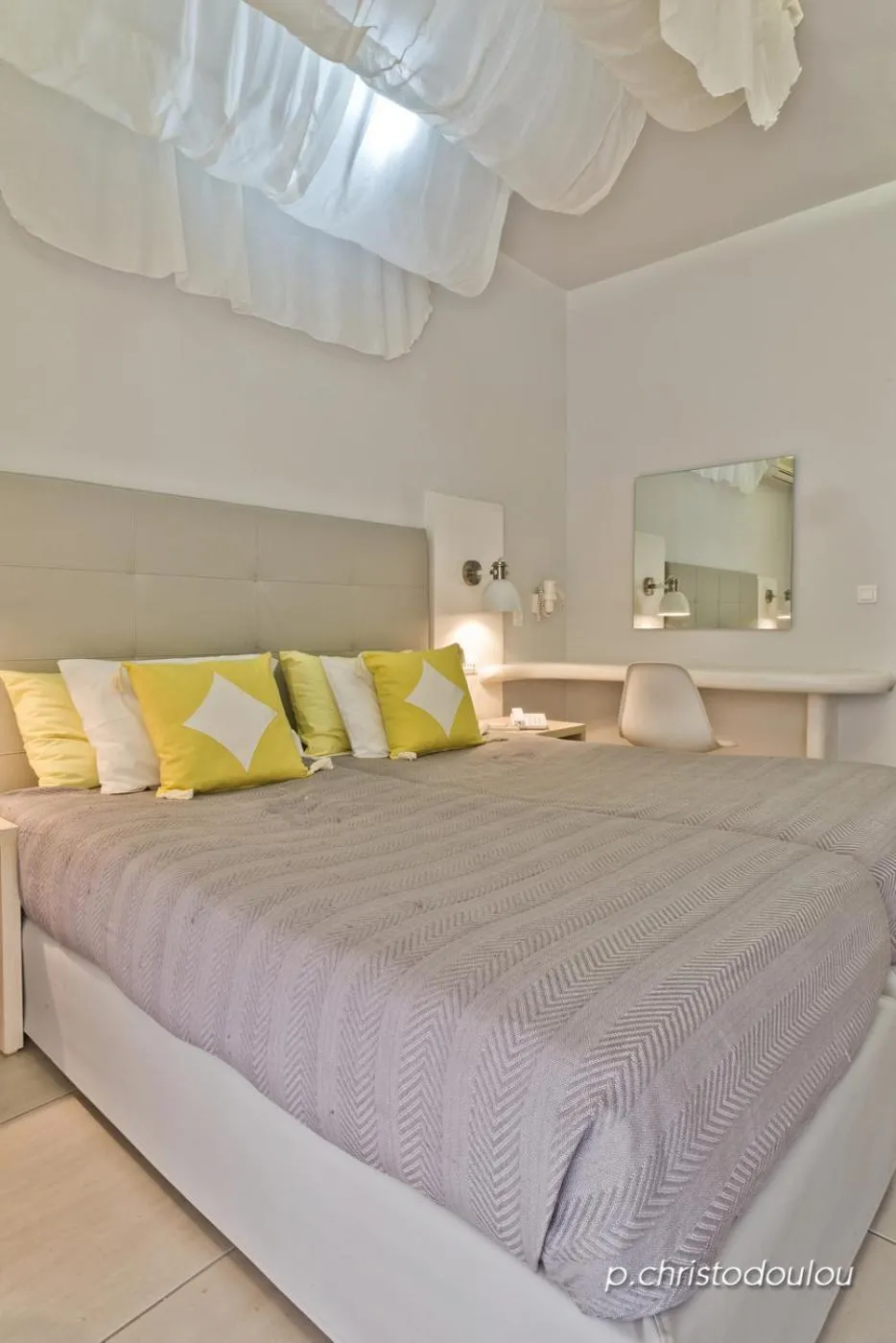 Decorative detail, Bed in Venezia Bungalows