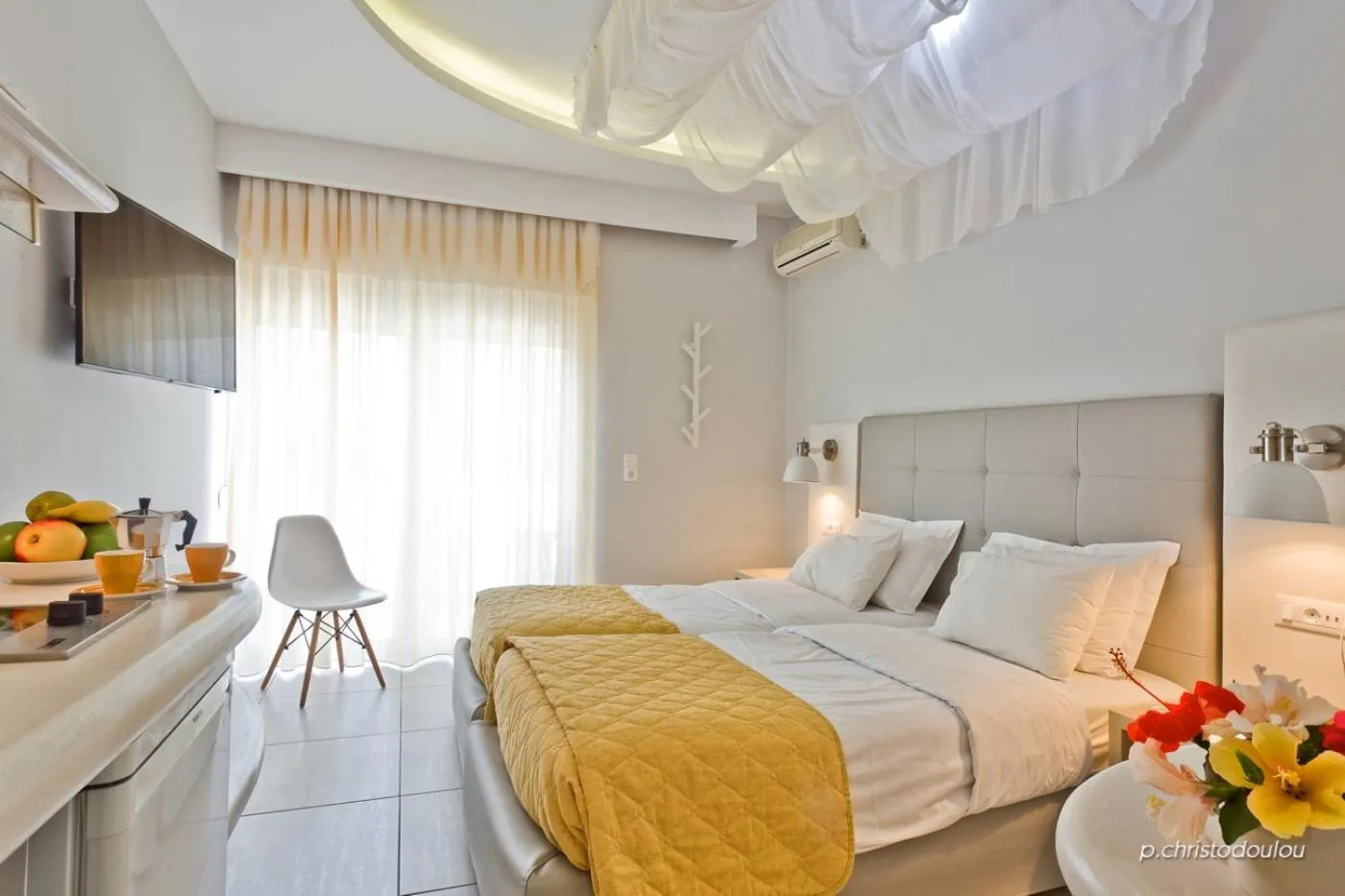 Photo of the whole room, Bed in Venezia Bungalows