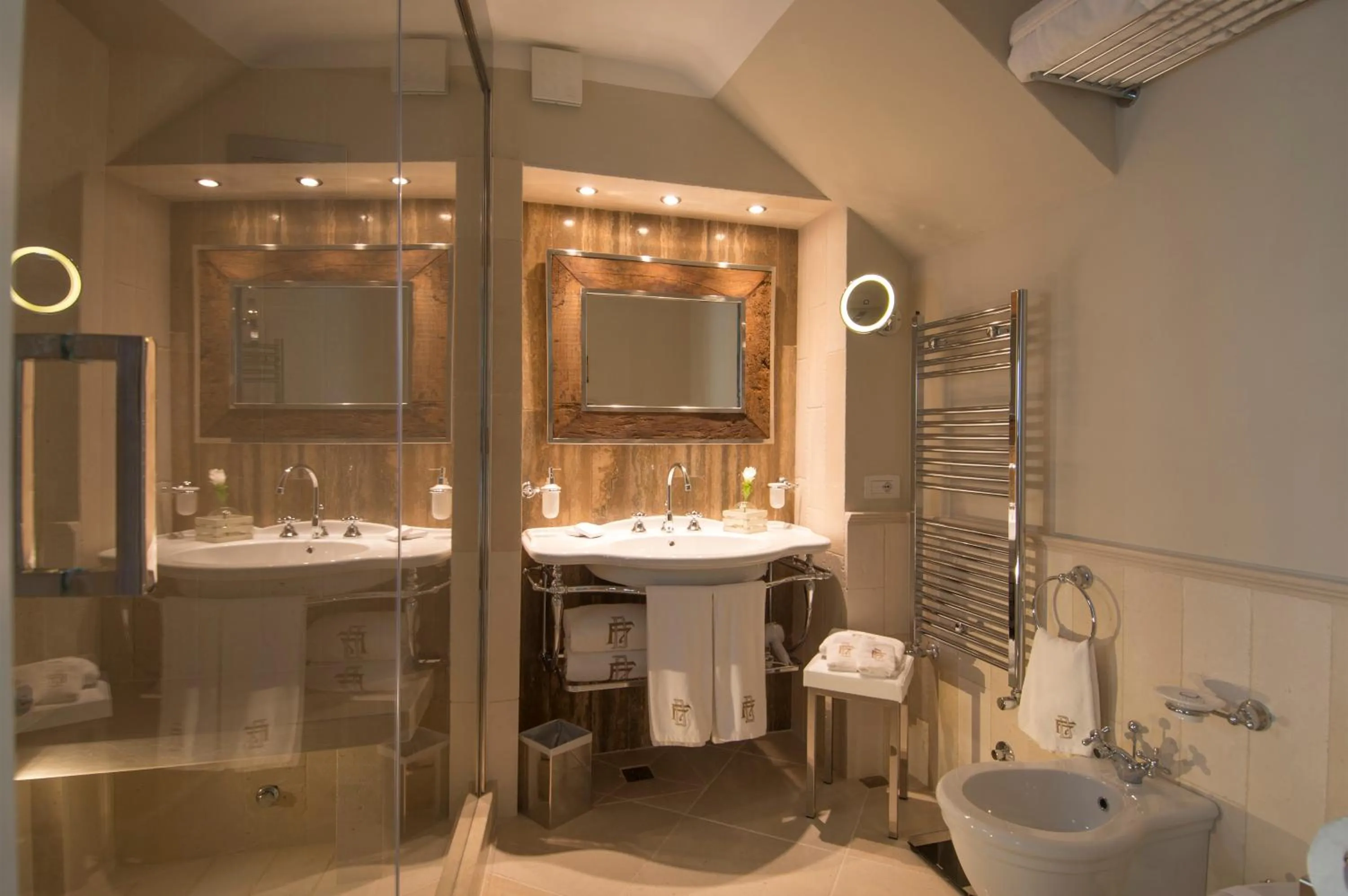 Shower in Hotel Don Ferrante