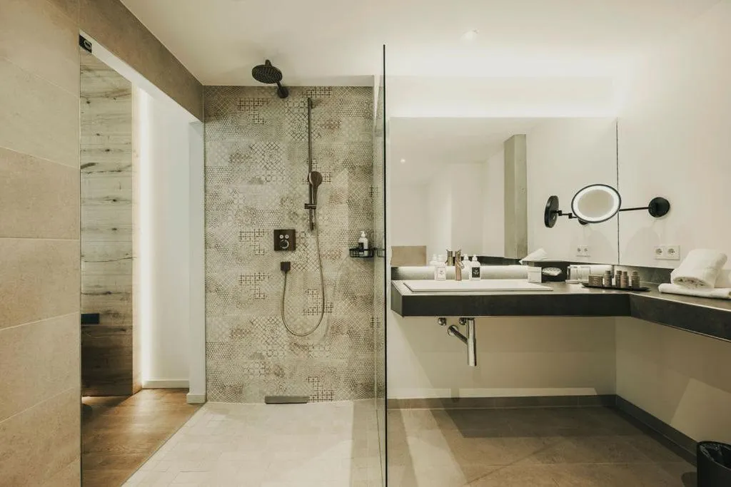 Shower in Fritz Lauterbad