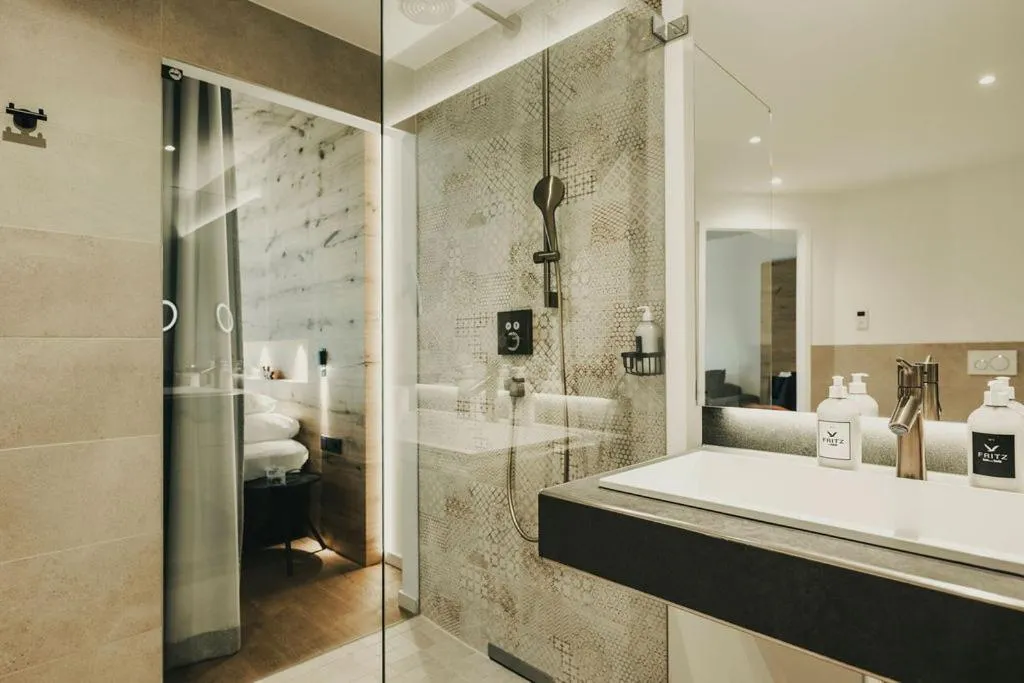 Shower, Bed in Fritz Lauterbad