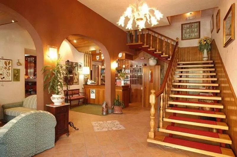 Lobby or reception in Hotel Bristol