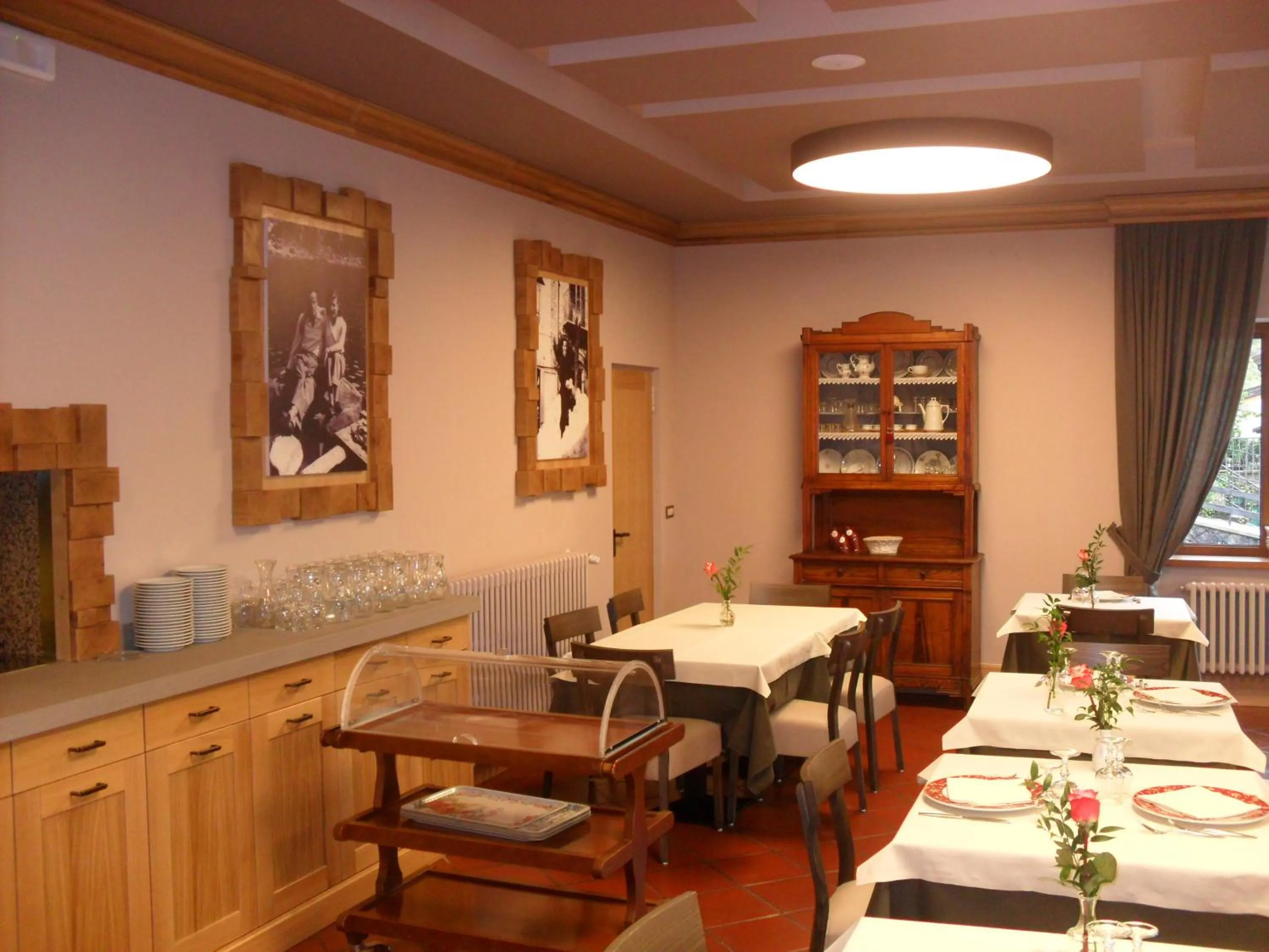 Restaurant/places to eat in Hotel Bristol