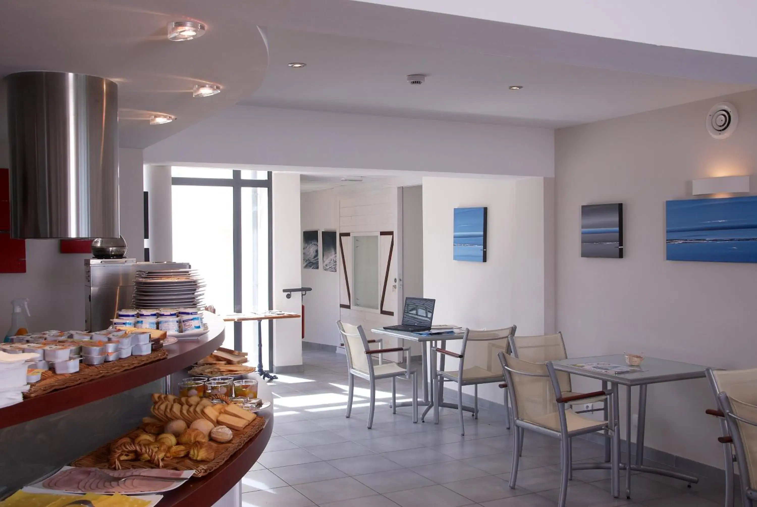 Restaurant/places to eat in Logis Hôtel Vent d'Iroise Restaurant/places to eat in Logis Hôtel Vent d'Iroise