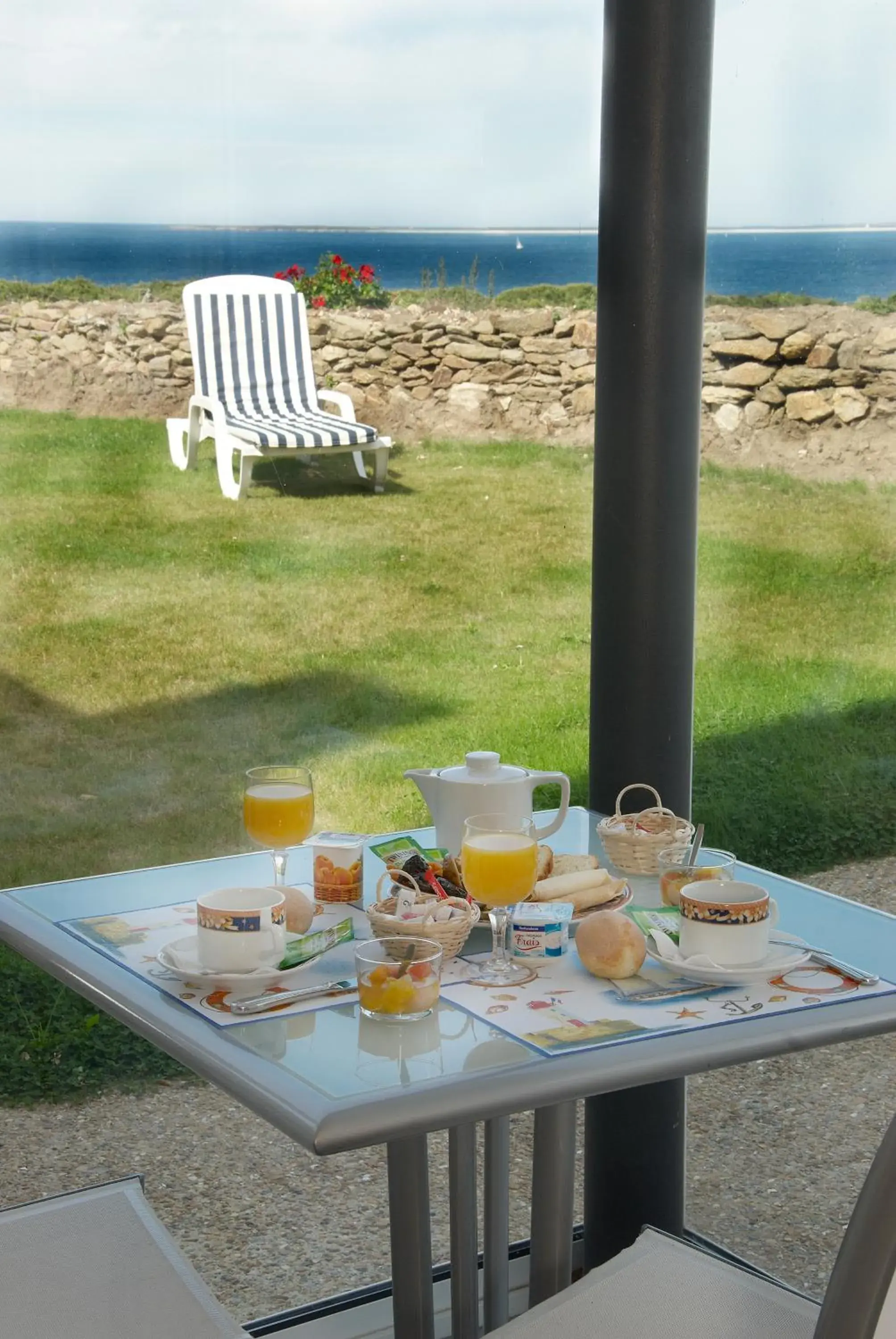 Restaurant/places to eat in Logis Hôtel Vent d'Iroise Restaurant/places to eat in Logis Hôtel Vent d'Iroise