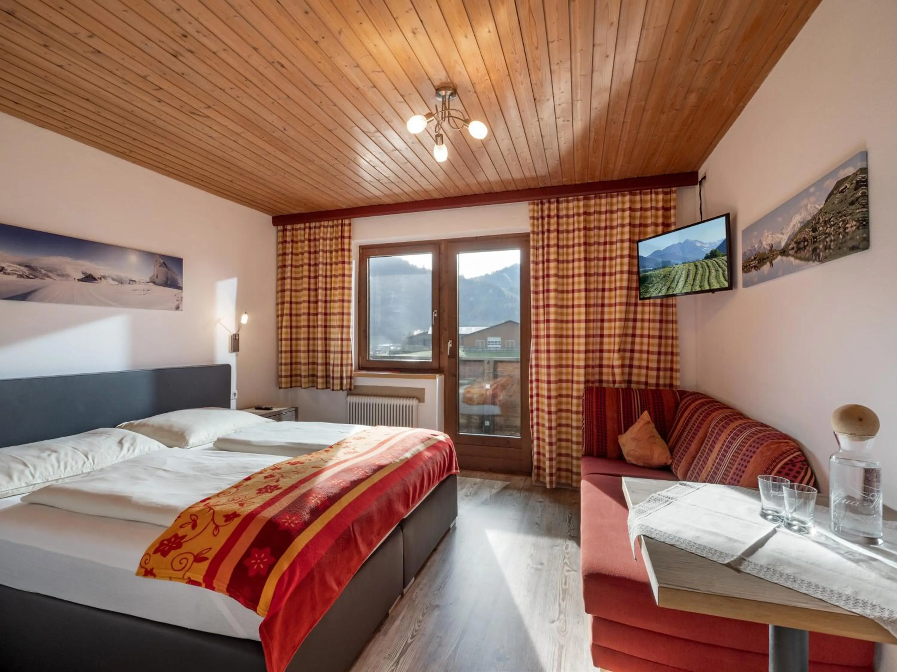 Photo of the whole room, Bed in Landhaus Elfi