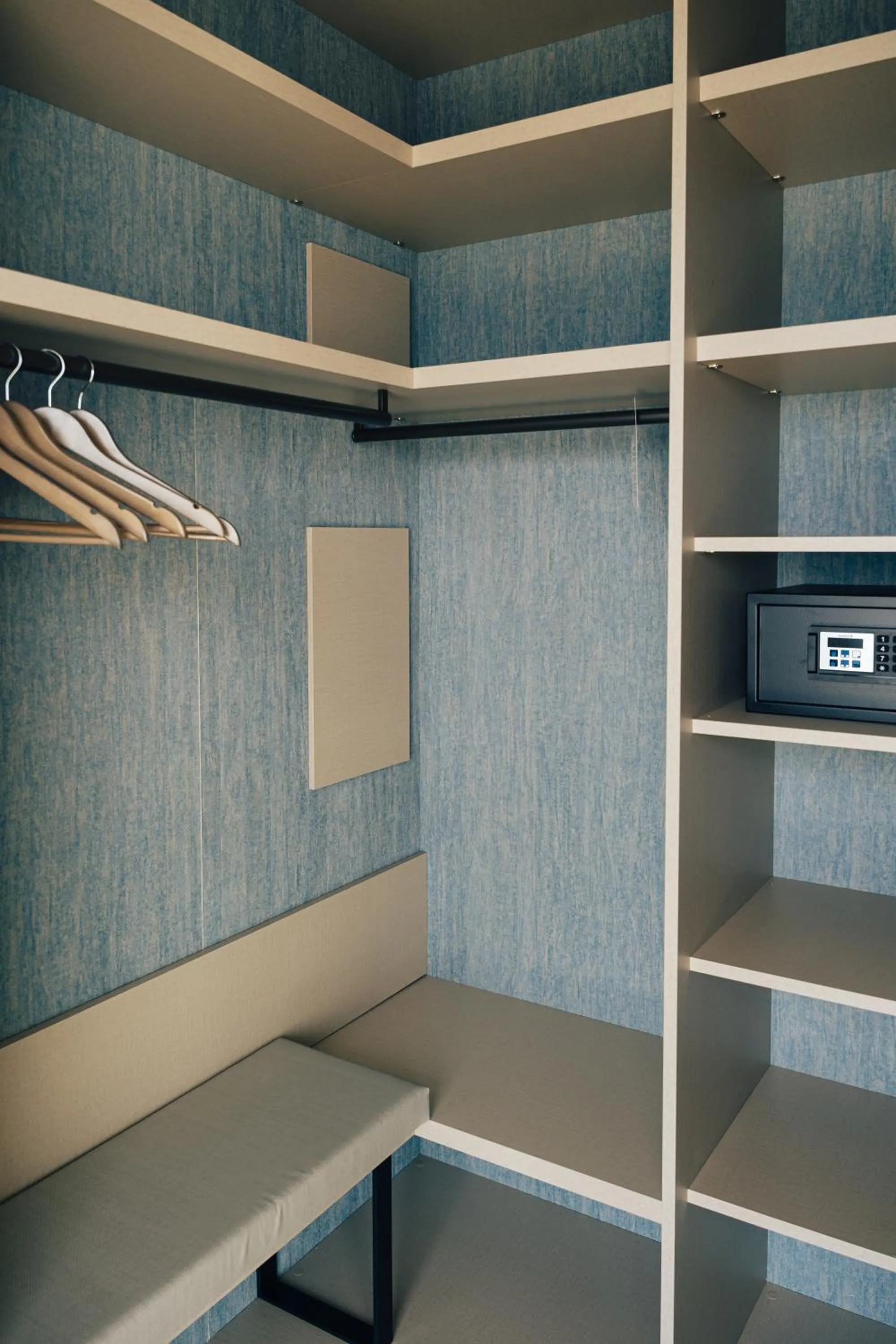 wardrobe in Hotel Galassia Suites & Spa