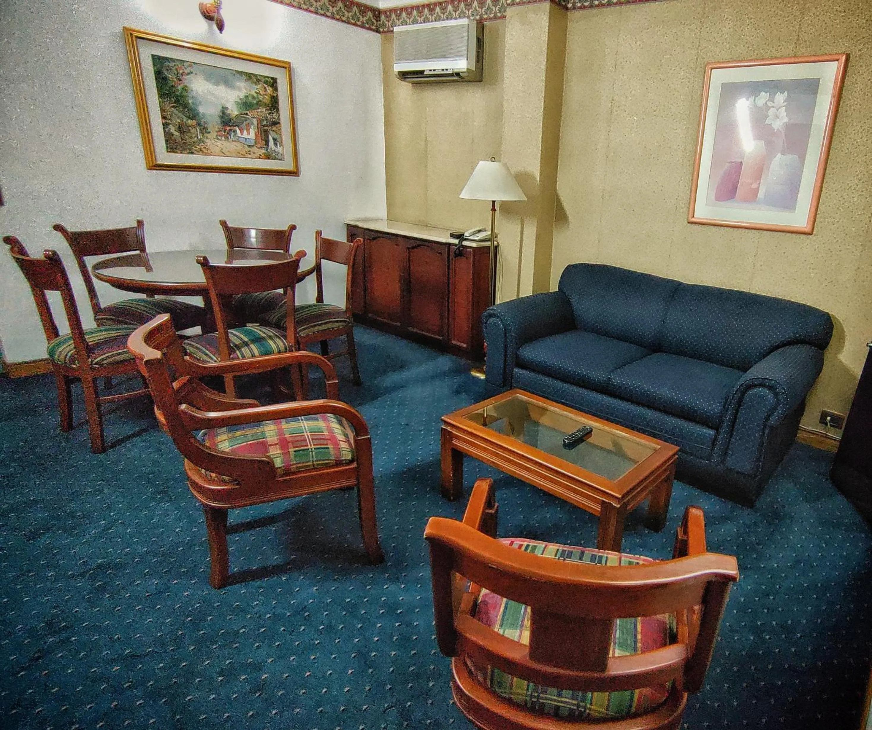 Restaurant/places to eat in Gran Hotel