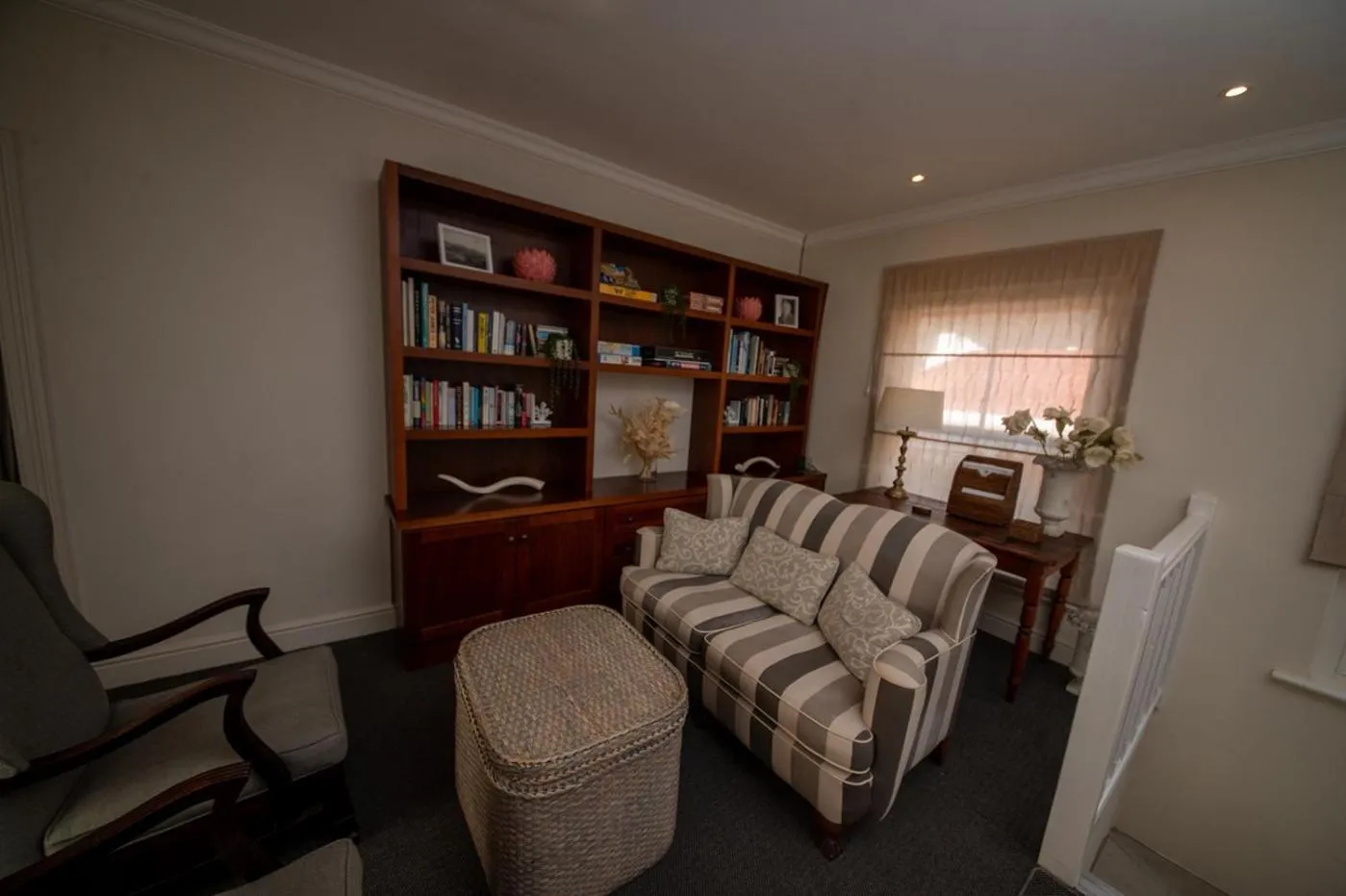 Library in Maison d'Ail Guest House