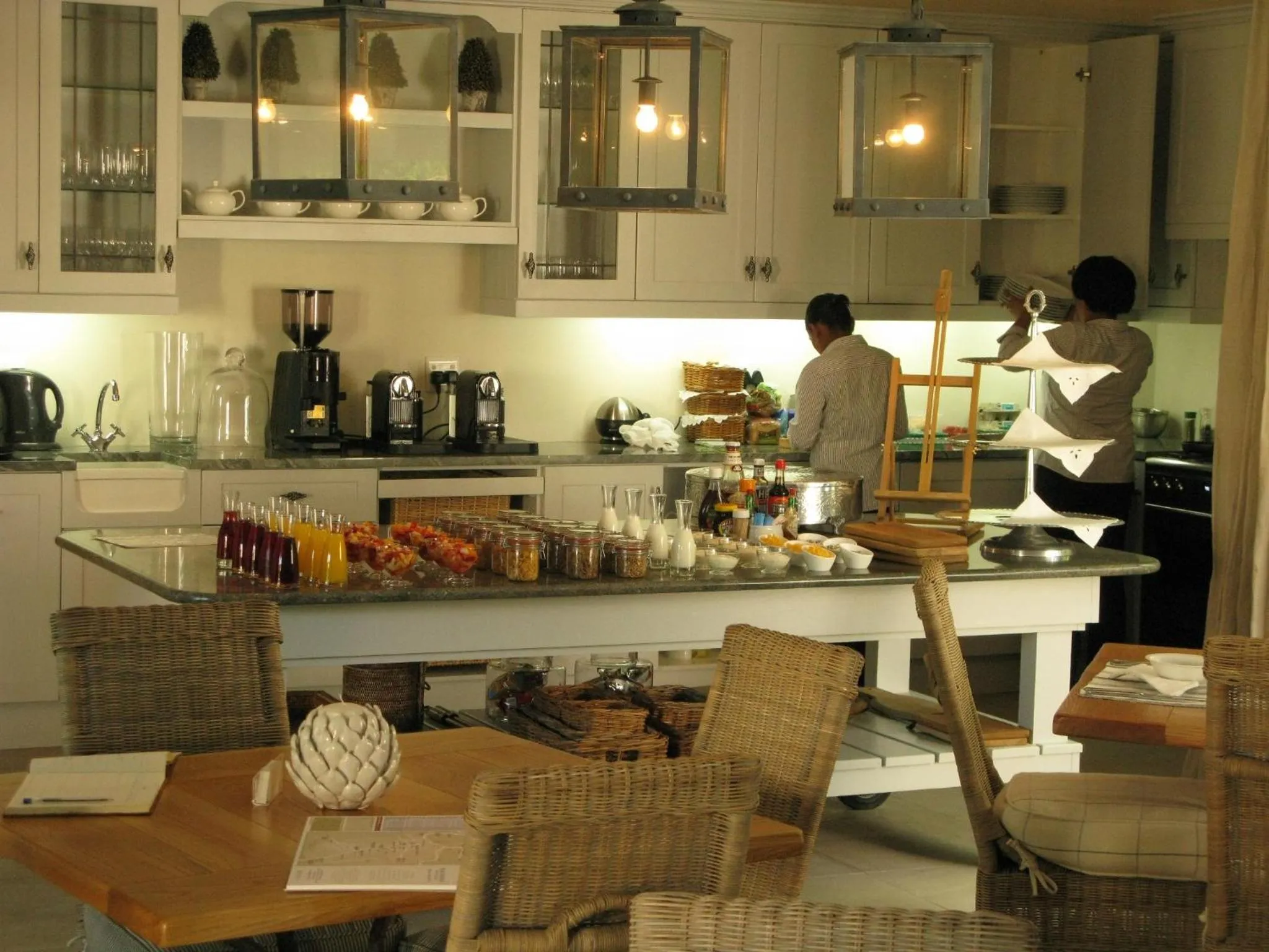 Restaurant/places to eat in Maison d'Ail Guest House