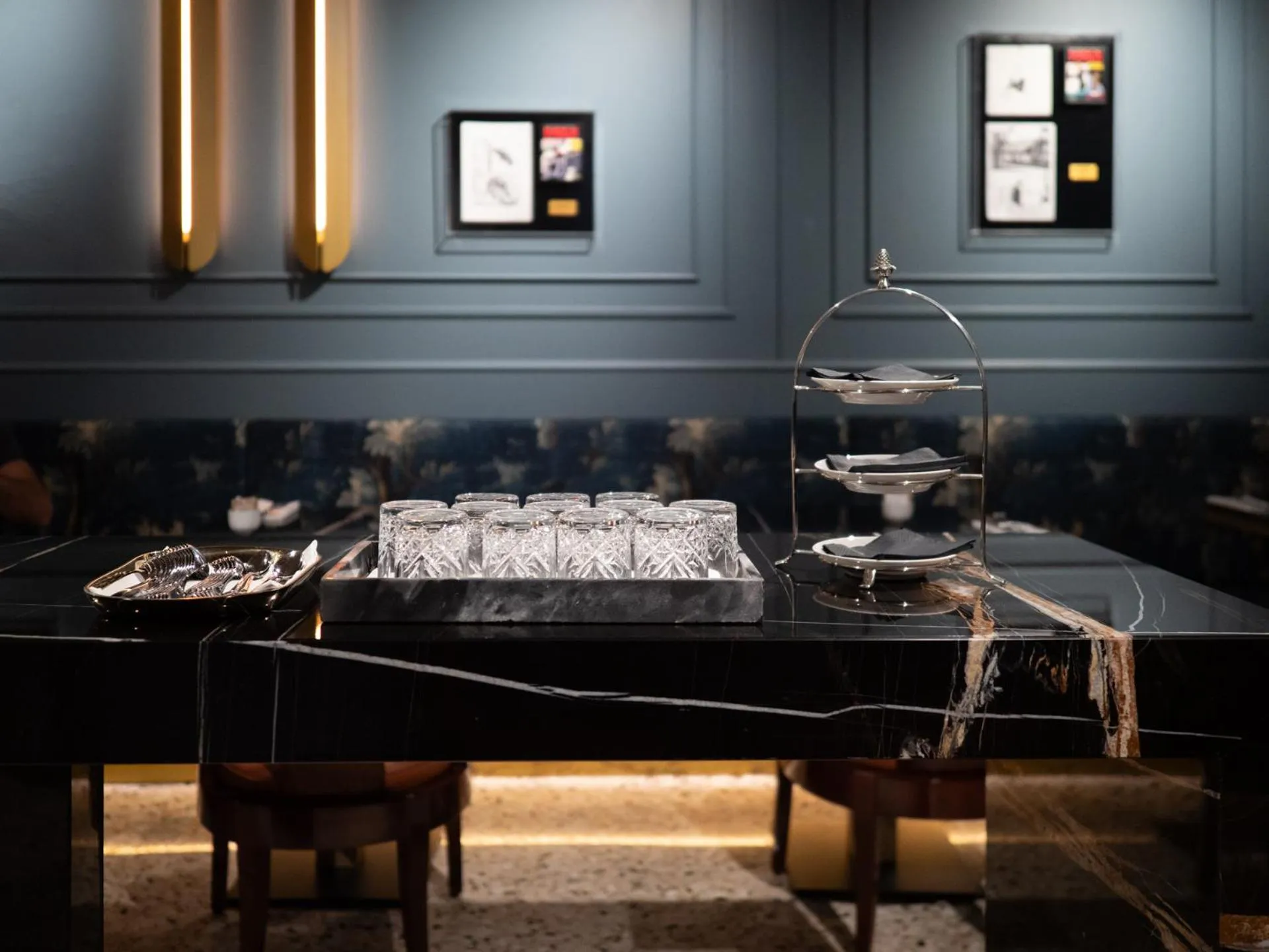 Lounge or bar in The Glam Boutique Hotel & Apt